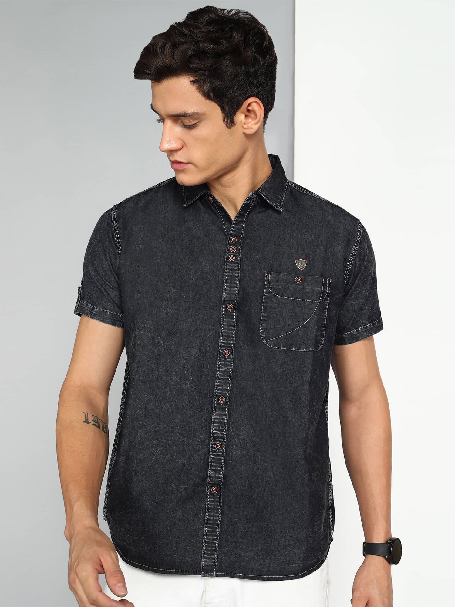 Kuons Avenue Denim Regular Fit Solids Half Sleeves Men's Casual Shirt - Black ( Pack of 1 )     			Kuons Avenue Denim Regular Fit Solids Half Sleeves Men's Casual Shirt - Black ( Pack of 1 )
