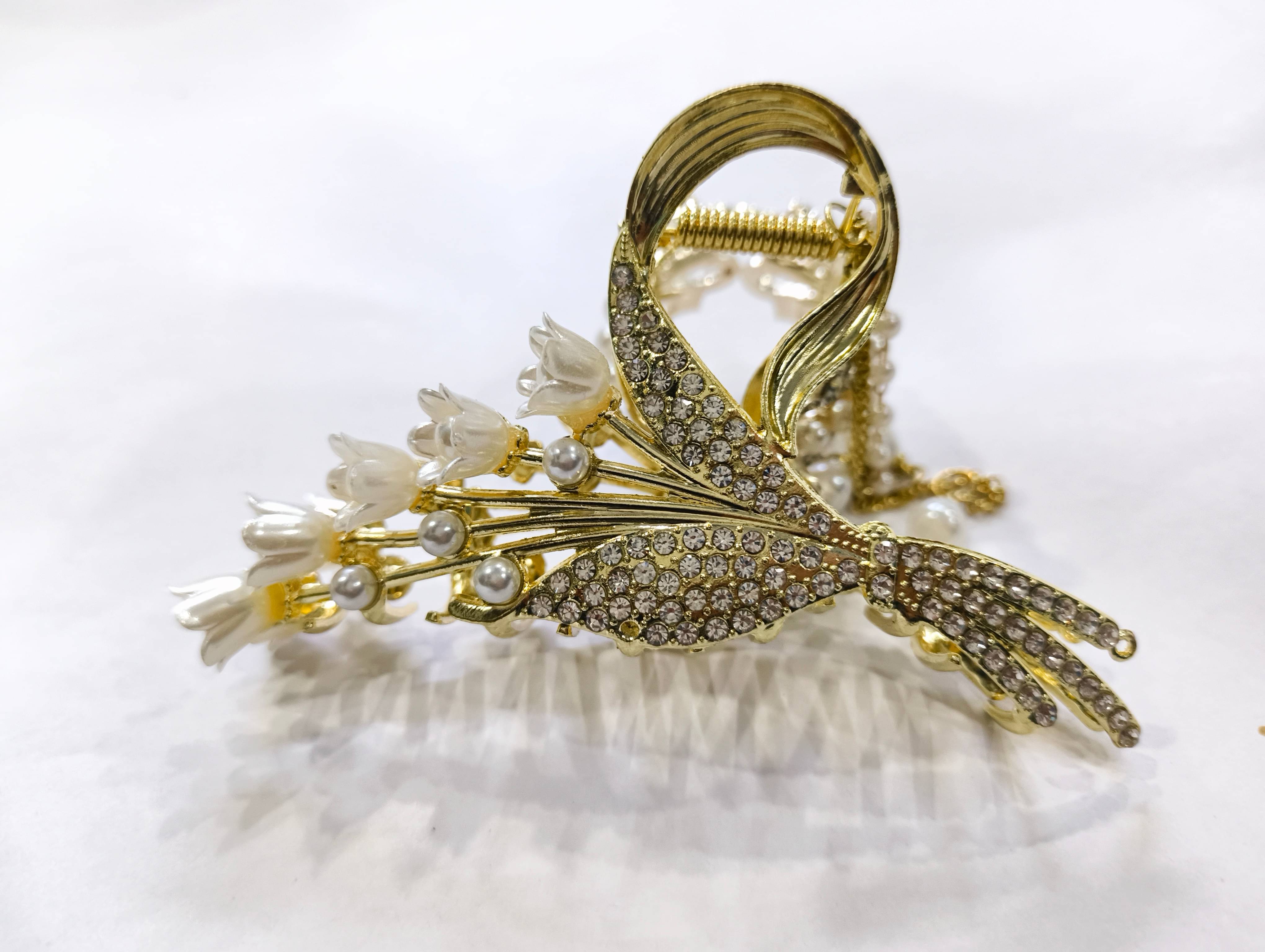     			Mehak Creation Gold Women's Clutcher ( Pack of 1 )