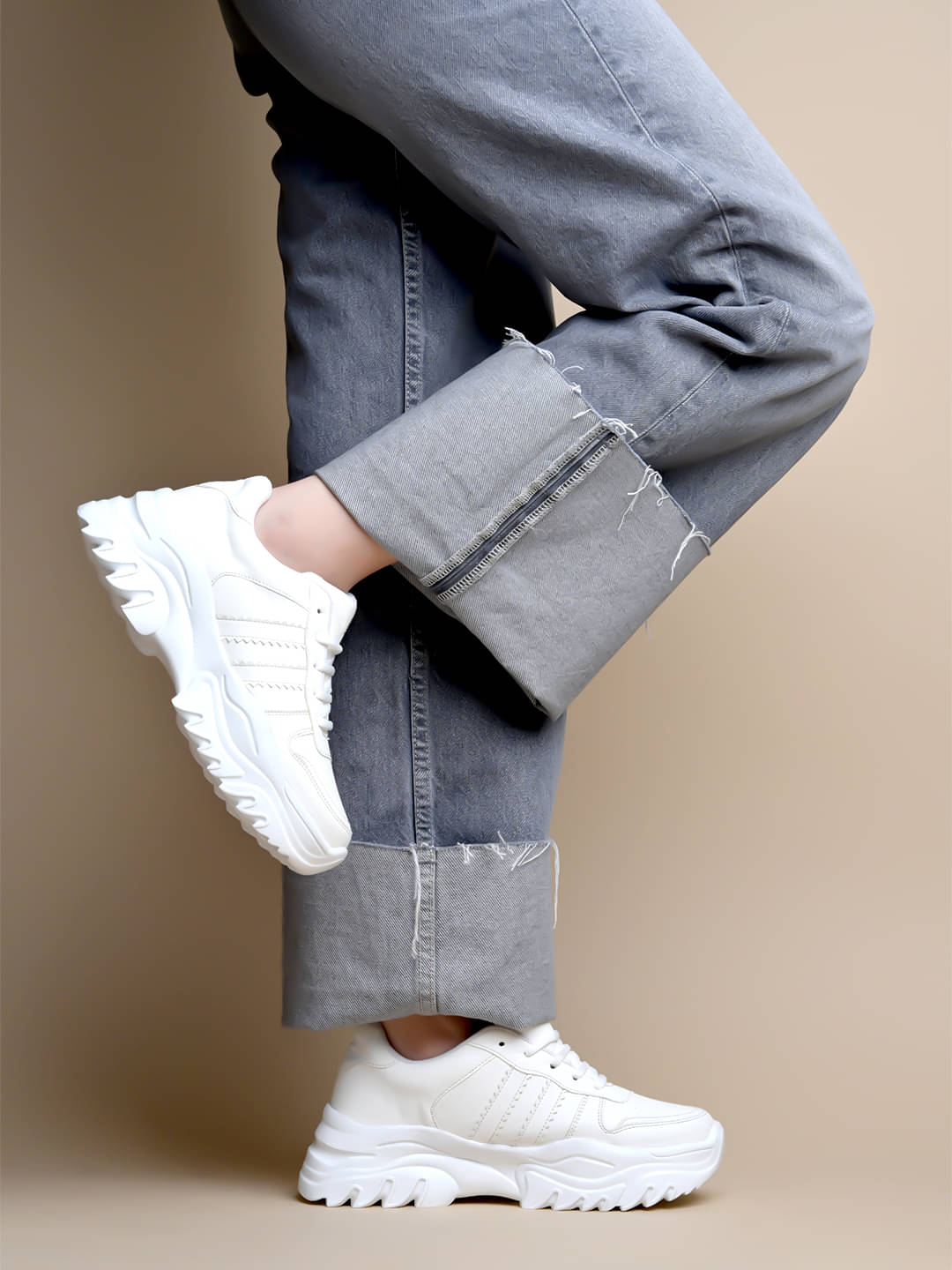     			Stylestry White Women's Sneakers