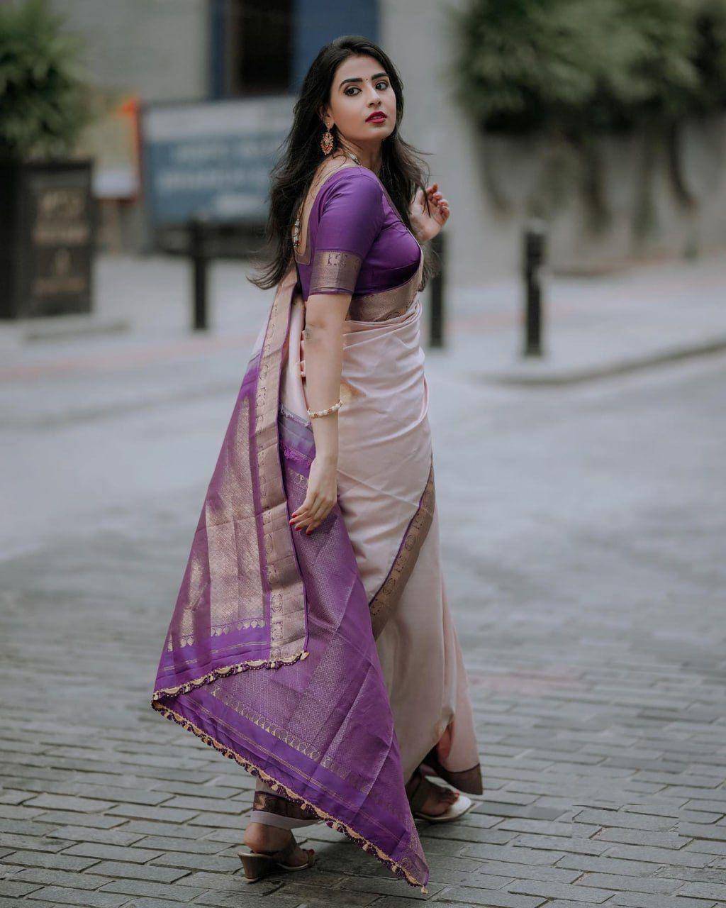     			gagan textile Art Silk Woven Banarasi saree With Unstitched Blouse Piece ( Beige,Purple )