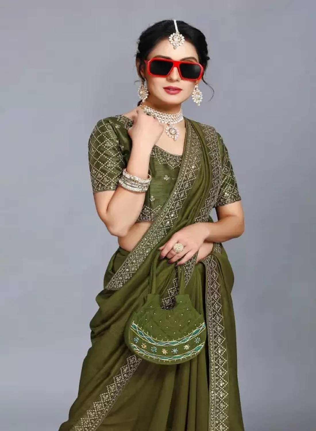     			varutex Georgette Embellished Regular Saree With Unstitched Blouse Piece ( Light Green )
