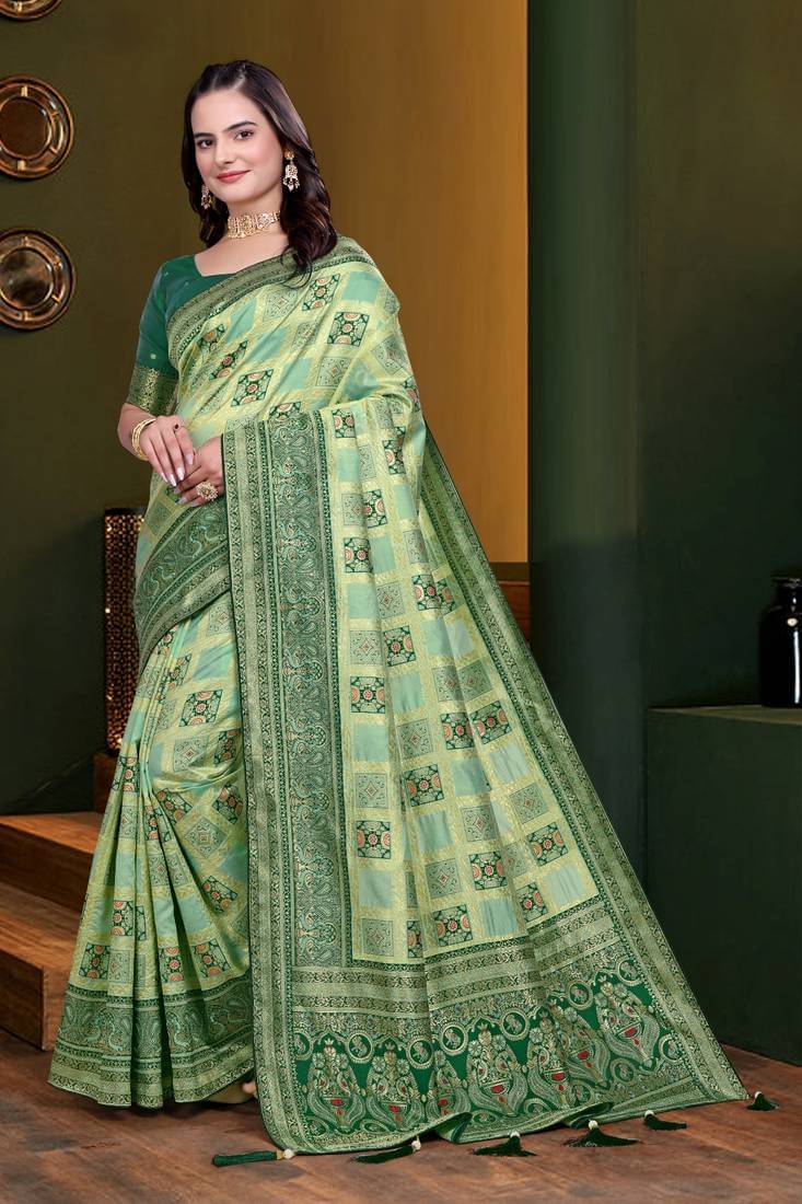 Aika Jacquard Woven Regular Saree With Unstitched Blouse Piece ( Green ) Aika Jacquard Woven Regular Saree With Unstitched Blouse Piece ( Green )