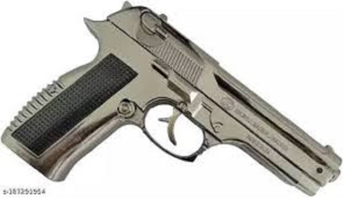     			PAAVI Silver Iron Cigarette Lighter ( Pack of 1 )