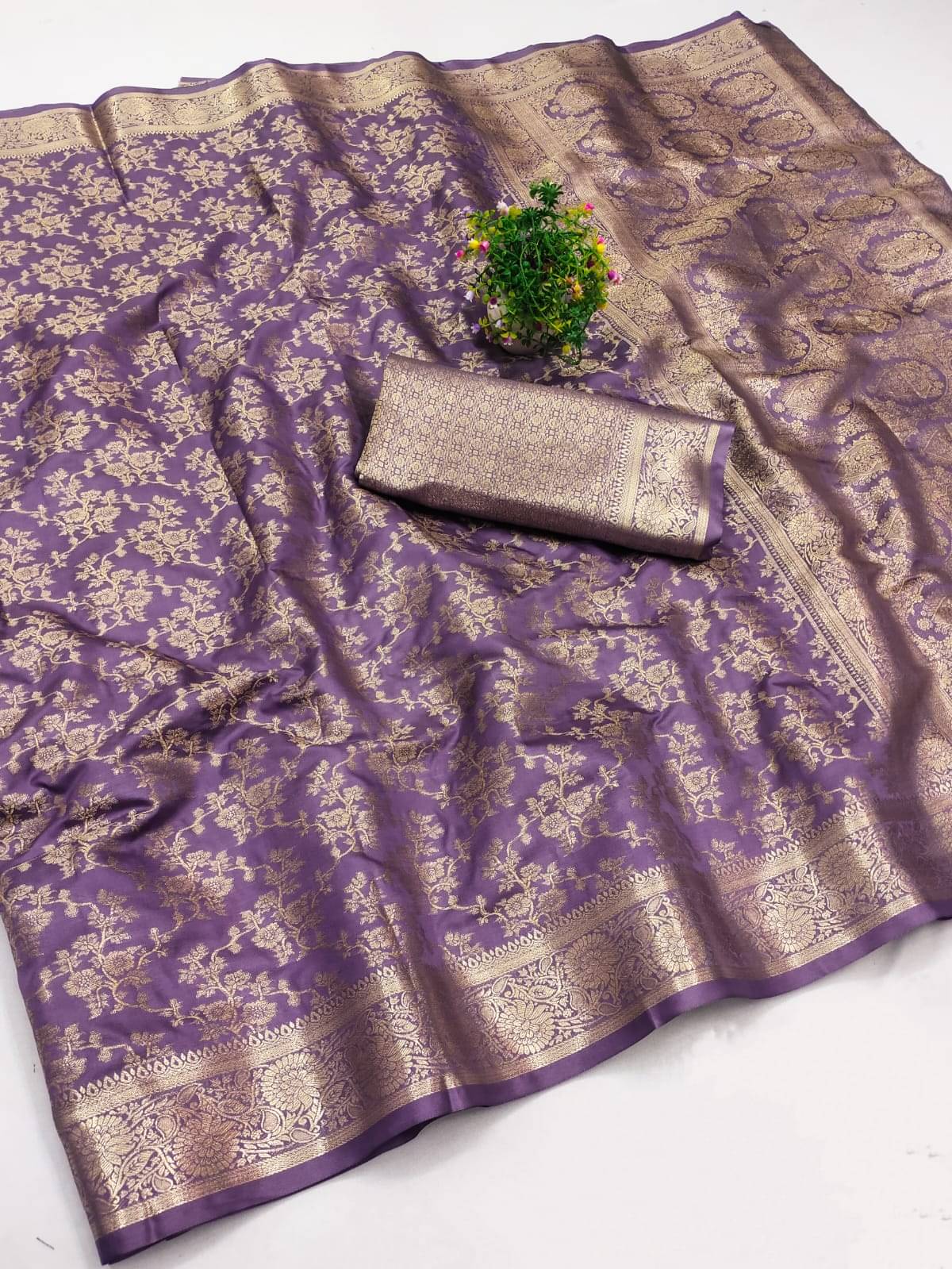 SATVASHIV Bangalore Silk Embroidered Regular Saree With Unstitched Blouse Piece ( Lavender ) SATVASHIV Bangalore Silk Embroidered Regular Saree With Unstitched Blouse Piece ( Lavender )