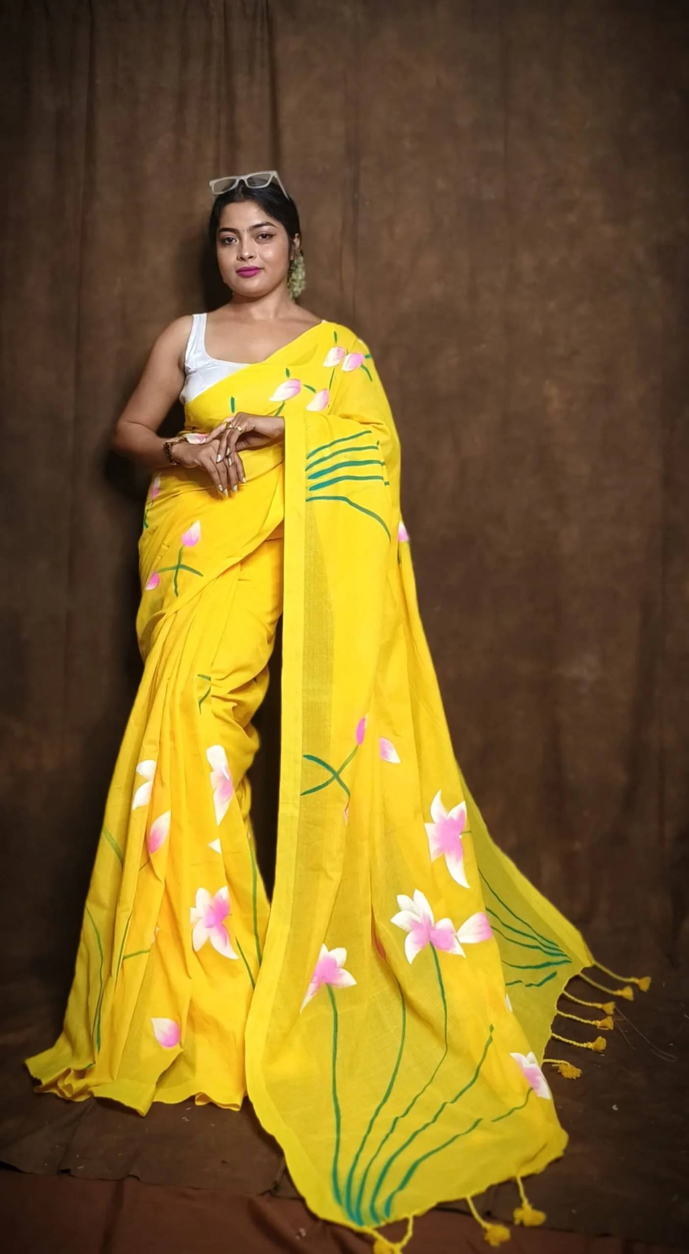     			SATVASHIV Linen Printed Regular Saree With Unstitched Blouse Piece ( Yellow1 )