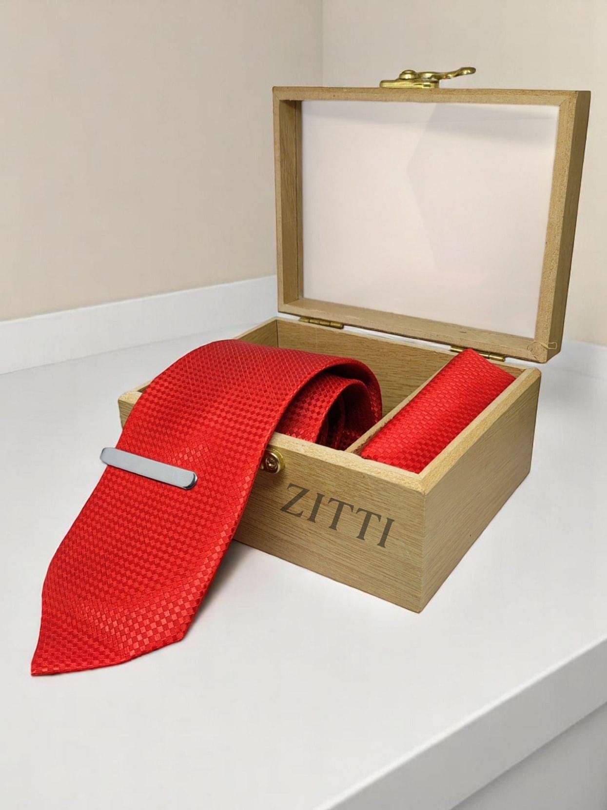     			ZITTI Red Abstract Silk Combo