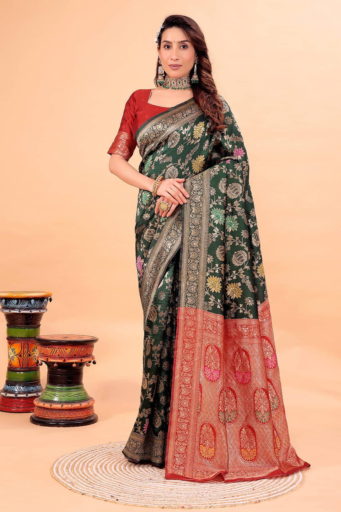     			varutex Art Silk Woven Regular Saree With Unstitched Blouse Piece ( Green )