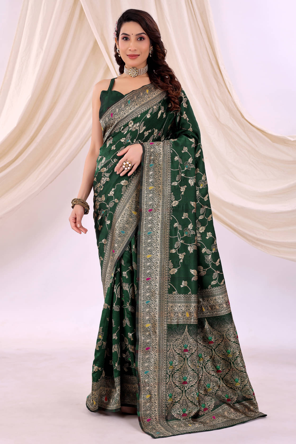     			varutex Silk Embellished Regular Saree With Unstitched Blouse Piece ( Lime Green )