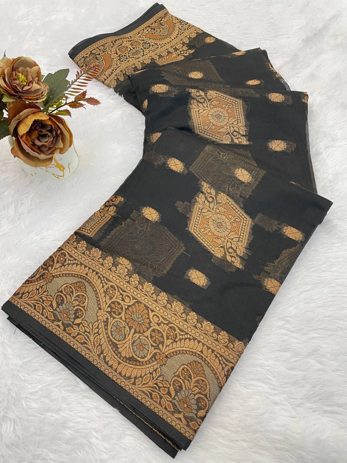 INDIAN SILKS Organza Printed Regular Saree With Unstitched Blouse Piece ( Black ) INDIAN SILKS Organza Printed Regular Saree With Unstitched Blouse Piece ( Black )