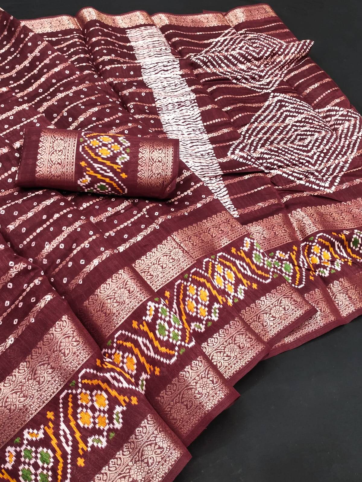 INDIAN SILKS Viscose Printed Regular Saree With Unstitched Blouse Piece ( Maroon ) INDIAN SILKS Viscose Printed Regular Saree With Unstitched Blouse Piece ( Maroon )