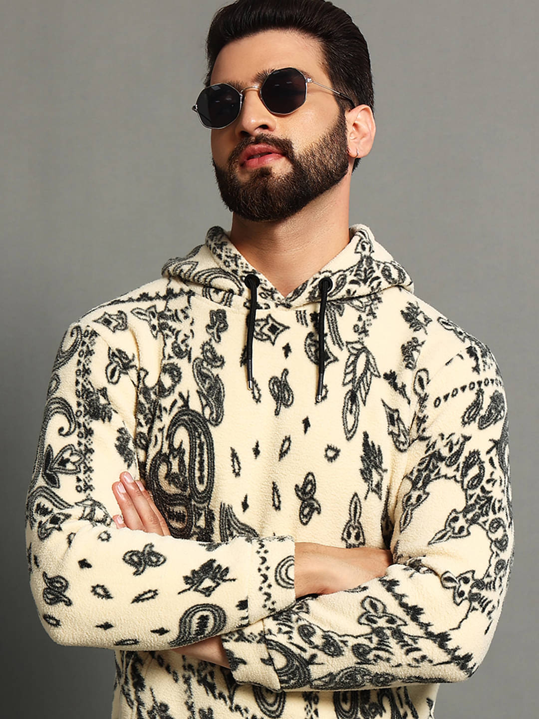 OAKWYN Fleece Hooded Men's Sweatshirt - Black ( Pack of 1 )     			OAKWYN Fleece Hooded Men's Sweatshirt - Black ( Pack of 1 )