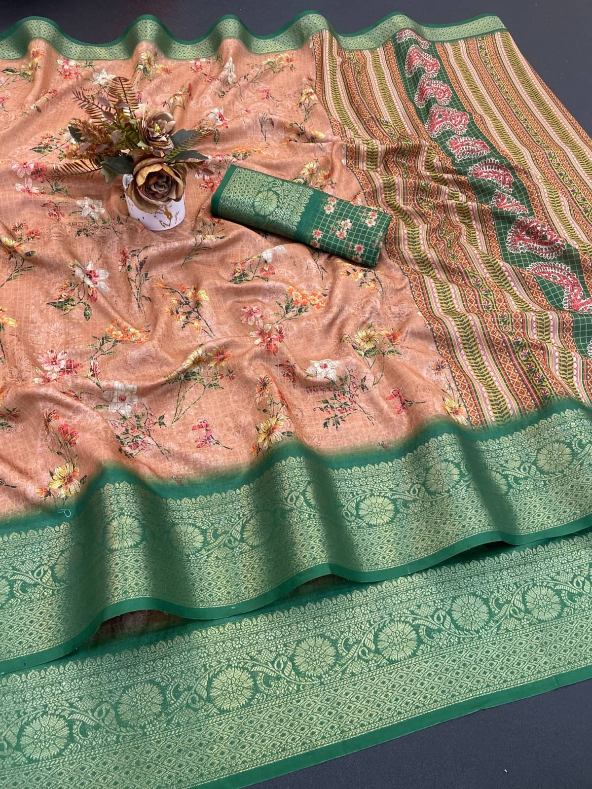     			THE PRIVATE LABLE Viscose Printed Banarasi saree With Unstitched Blouse Piece ( Green )