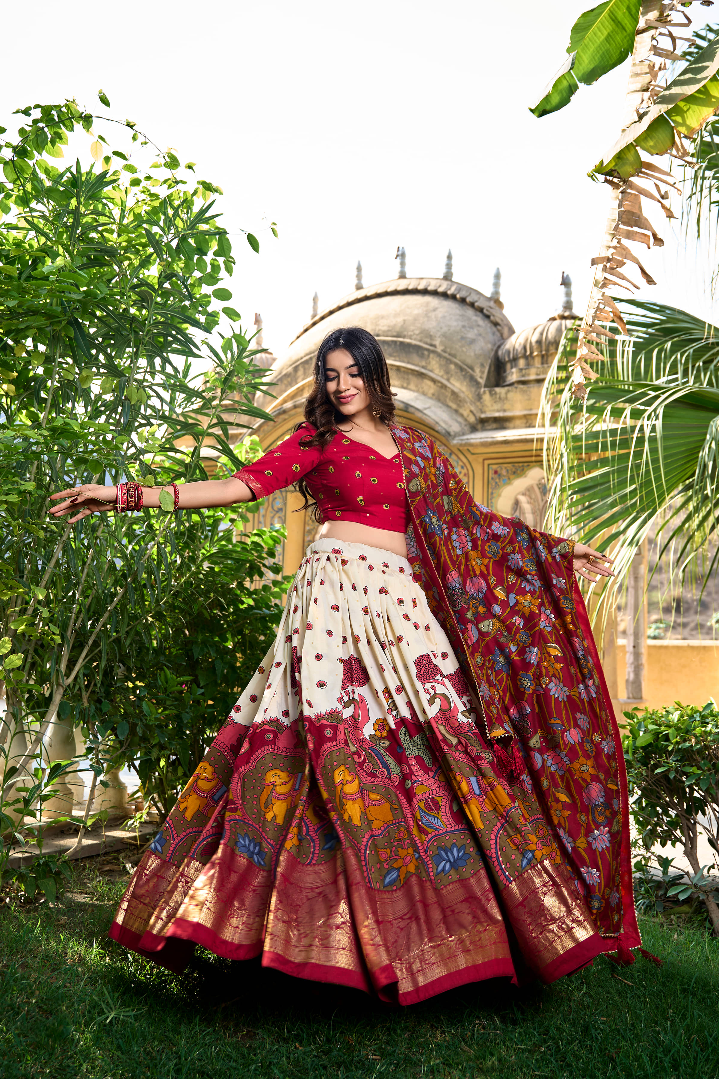 THE PRIVATE LABLE Women Tussar Silk Flared Semi Stitched Lehenga Choli ( Red )