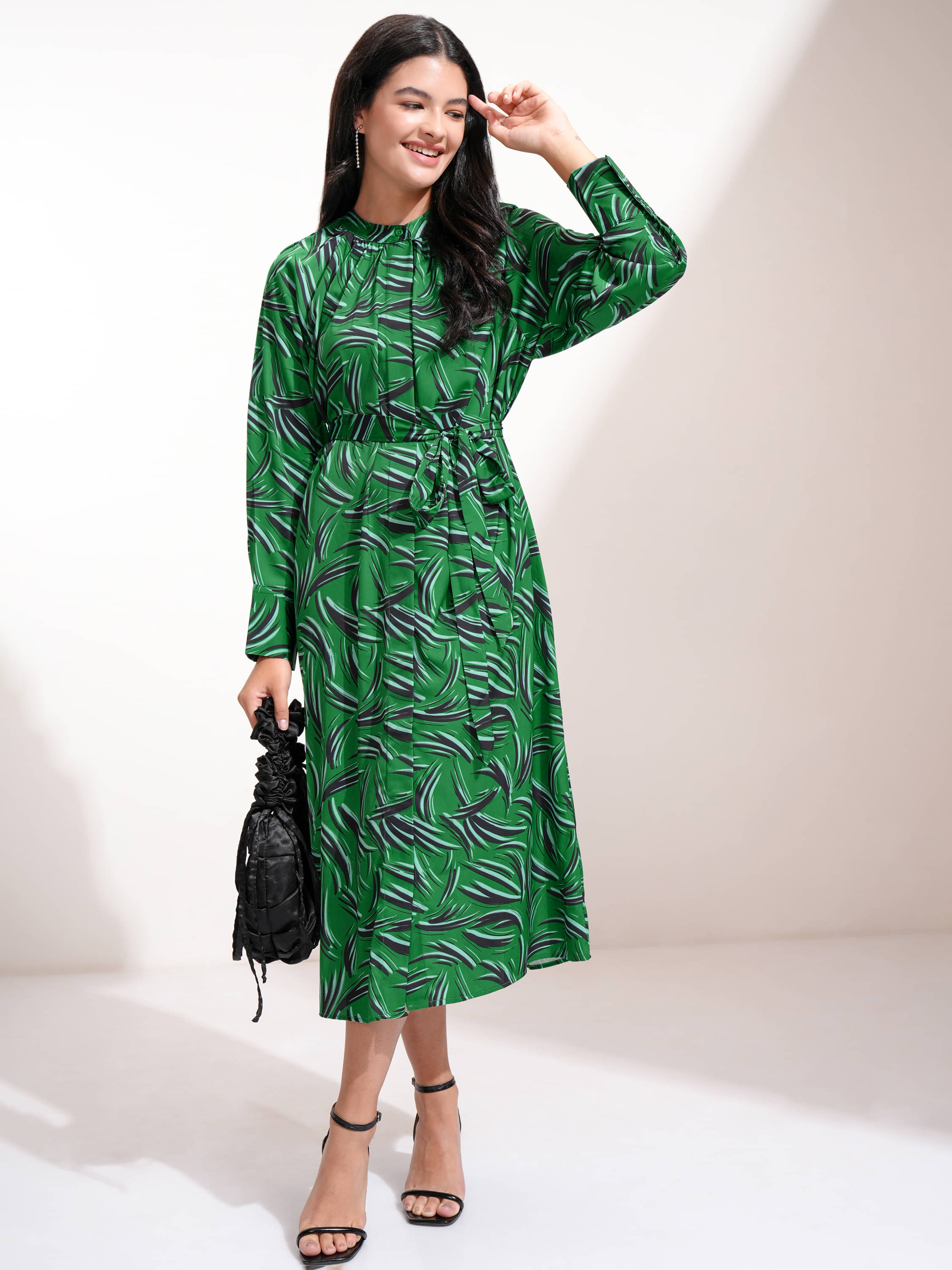     			Tokyo Talkies Women Polyester Blend Printed Fit & Flare Dress ( Multi Color )