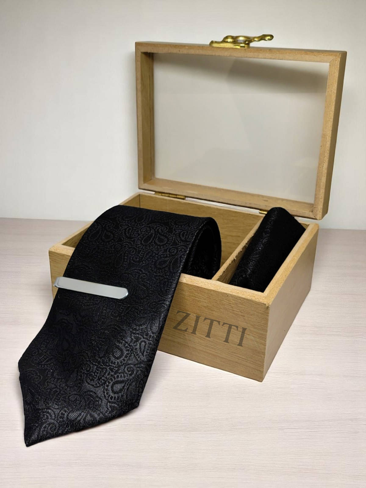     			ZITTI Black Abstract Silk Combo