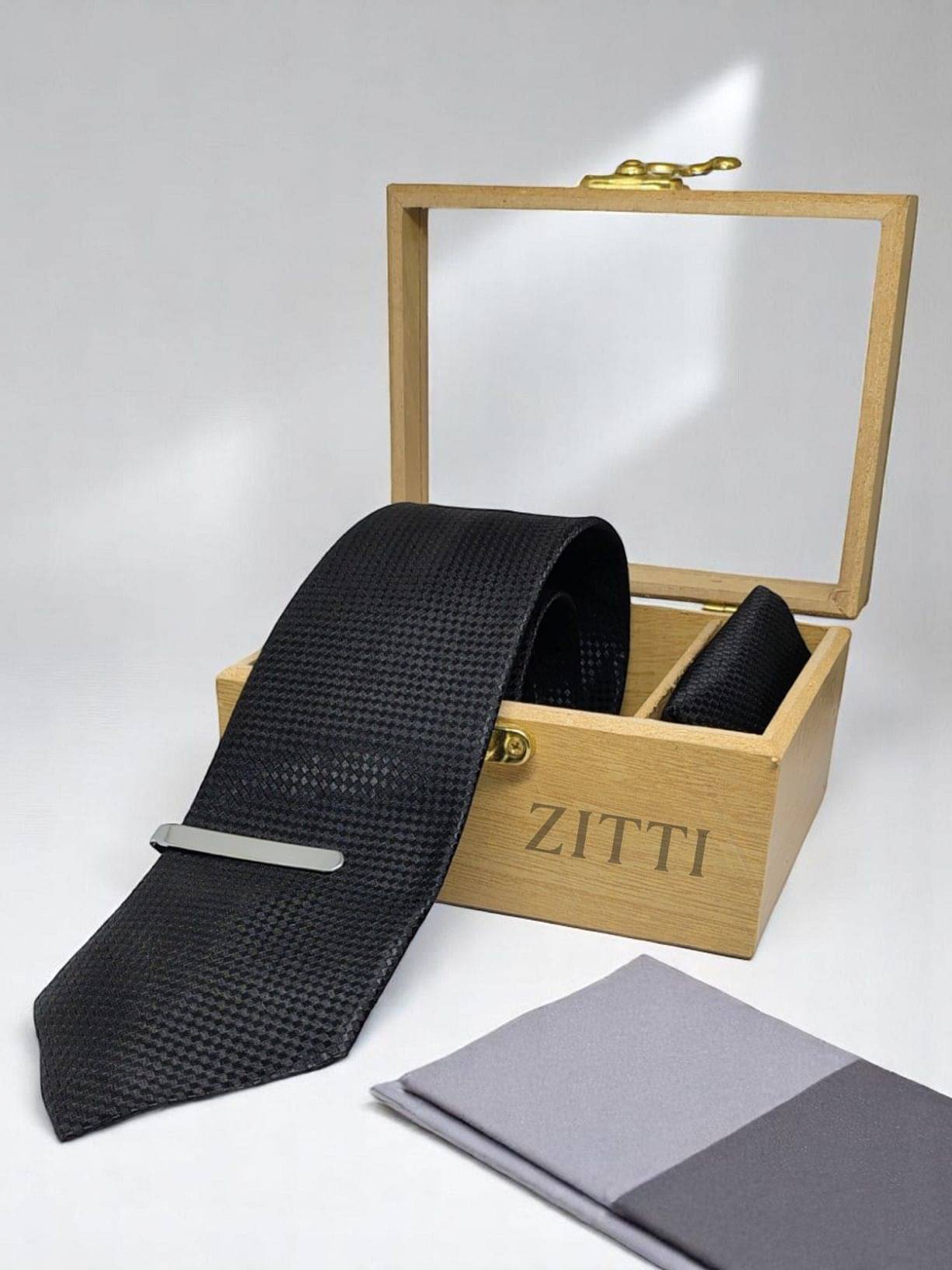     			ZITTI Black Abstract Silk Combo
