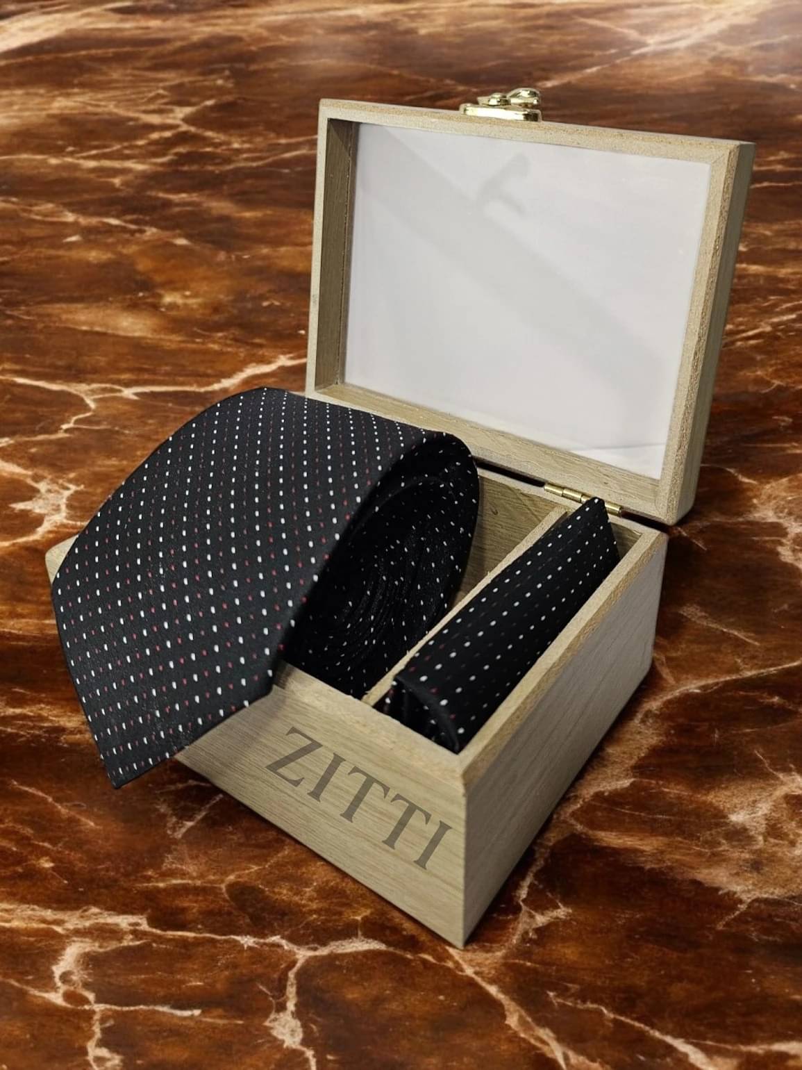     			ZITTI Black Polka Dots Silk Combo