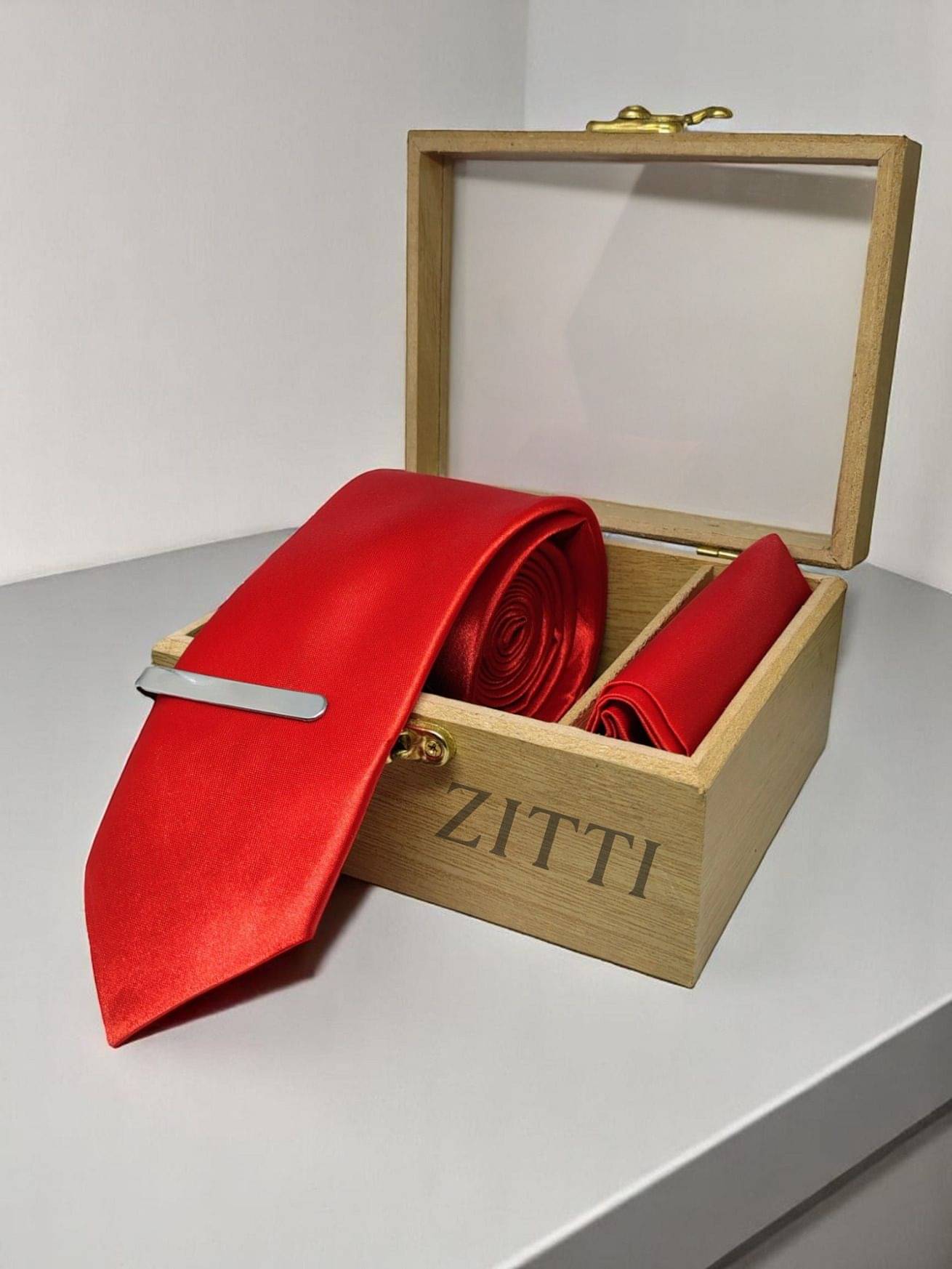     			ZITTI Red Plain Silk Combo
