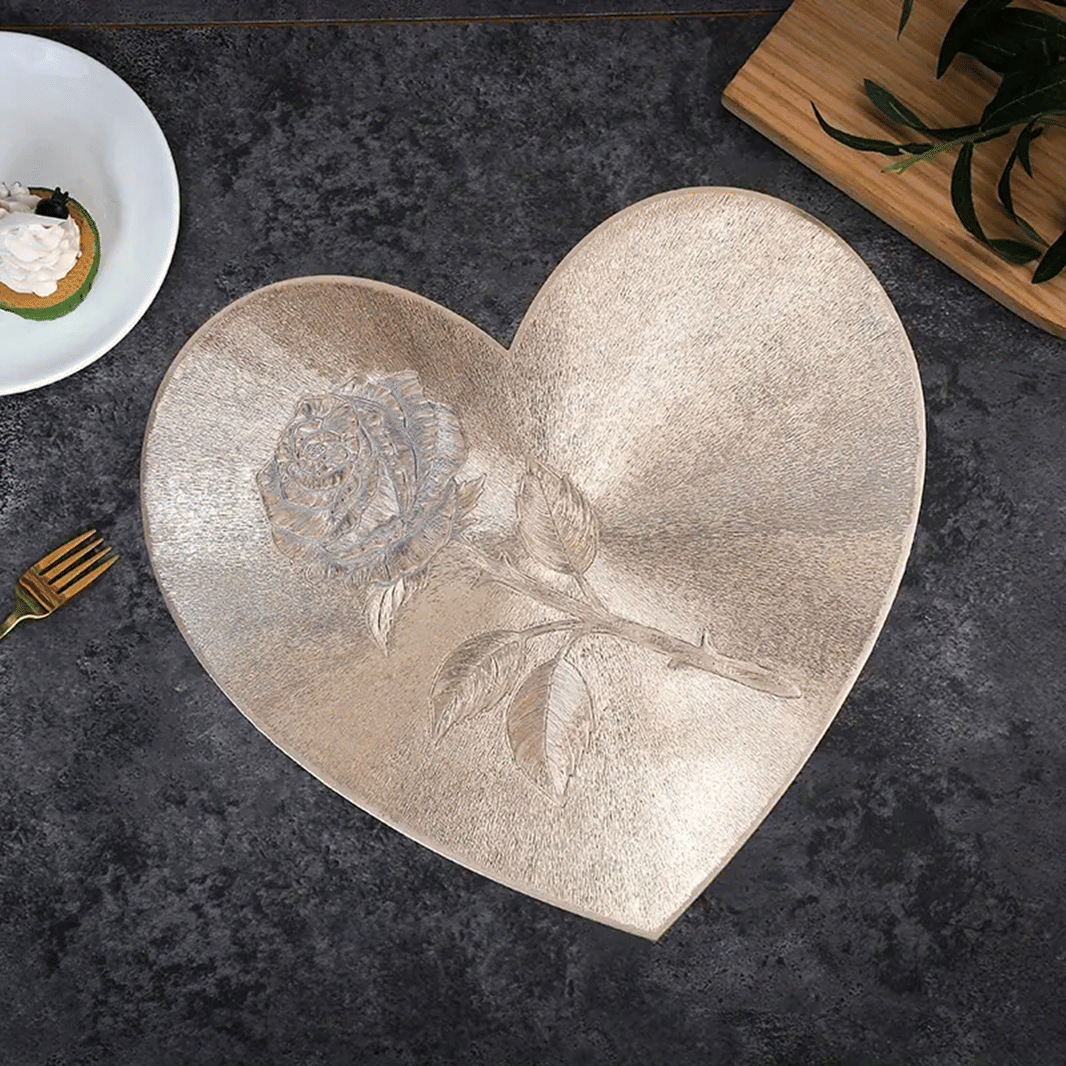 Dakshya Industries PVC Floral Round Table Mats ( 38 cm x 38 cm ) Pack of 4 - Gold     			Dakshya Industries PVC Floral Round Table Mats ( 38 cm x 38 cm ) Pack of 4 - Gold