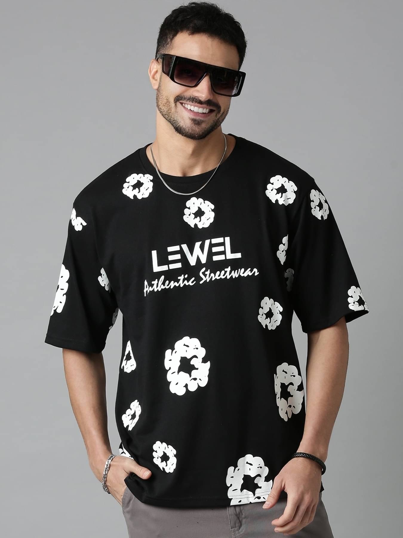     			LEWEL Men Cotton Blend Oversized Fit Printed T-Shirt ( Black )