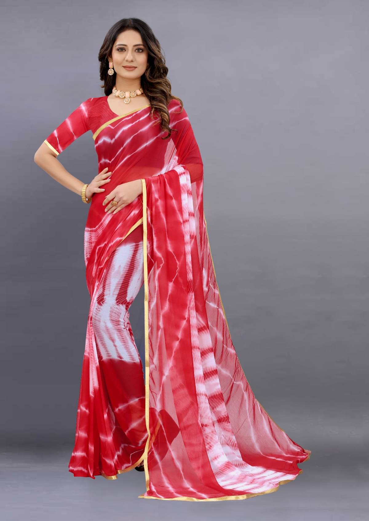     			SATVASHIV Chiffon Printed Regular Saree With Unstitched Blouse Piece ( Red )