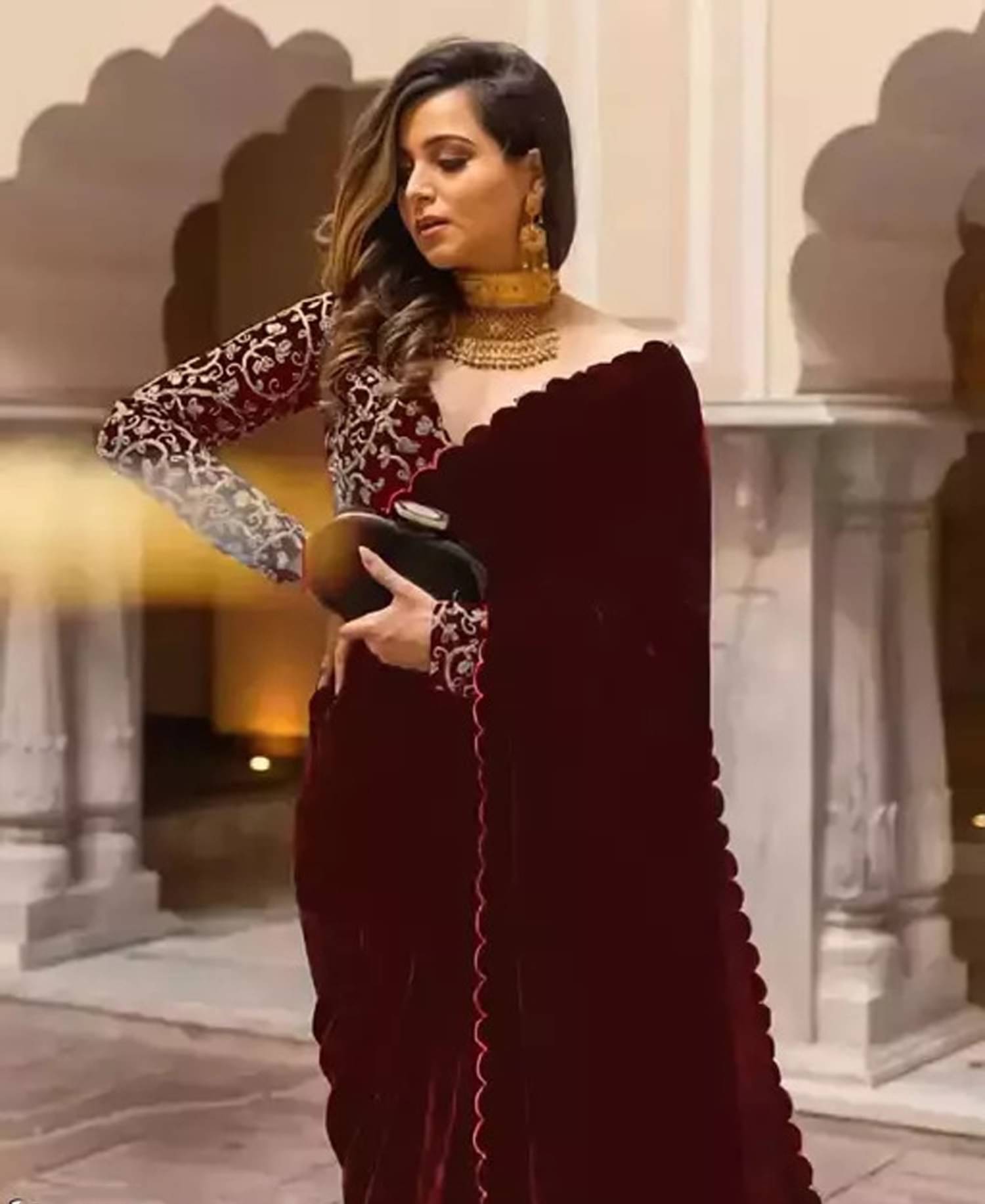     			SATVASHIV Velvet Embroidered Regular Saree With Unstitched Blouse Piece ( Bronze )