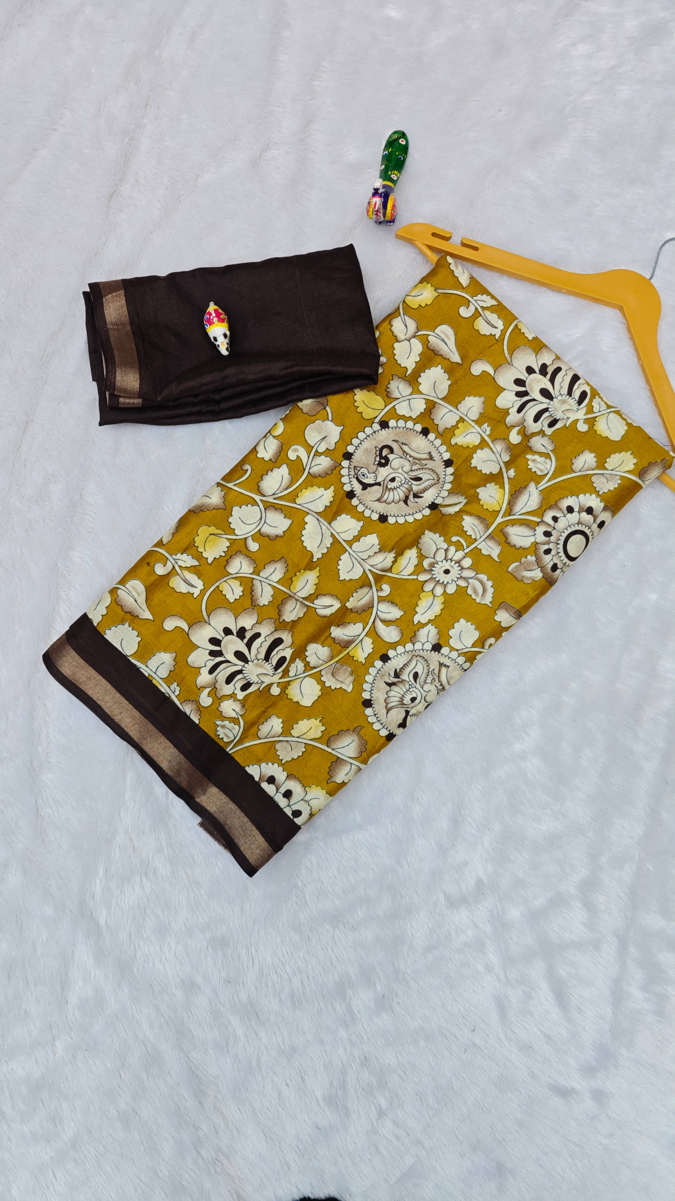     			SHIRODHARI Cotton Blend Printed Sambalpuri Saree With Unstitched Blouse Piece ( Mustard )