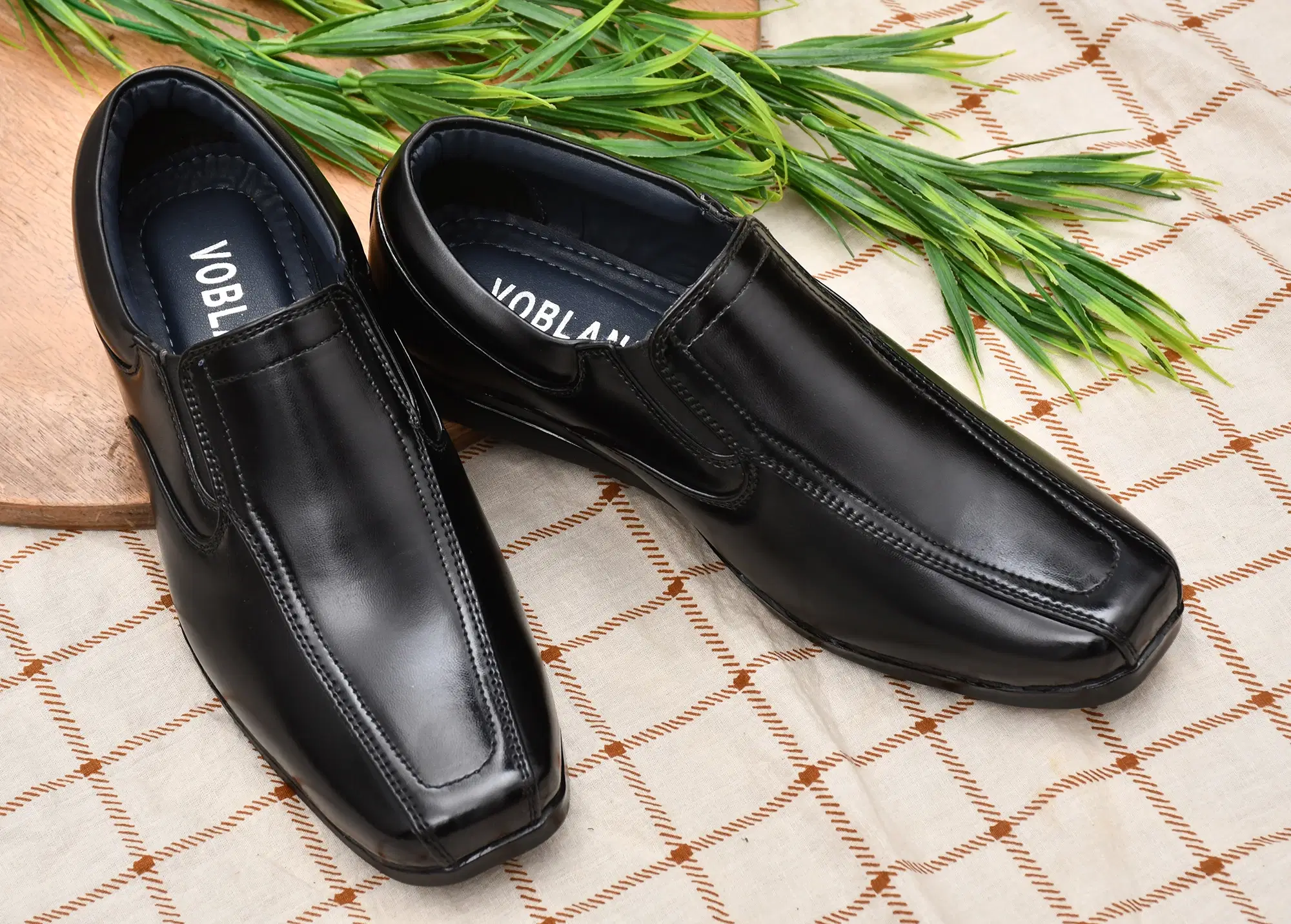     			VOBLAND Black Men's Mocassin Formal Shoes