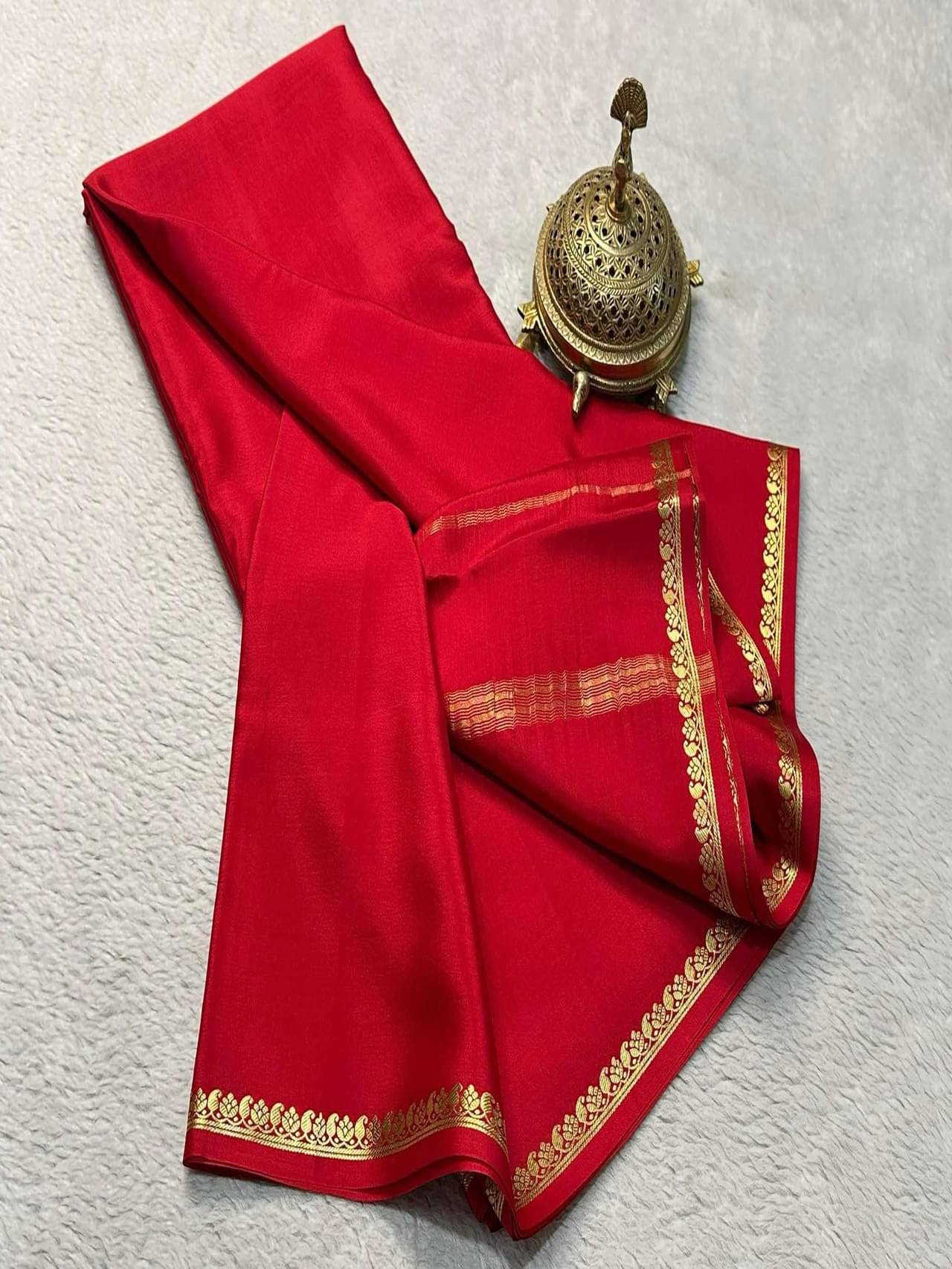     			YAANA FASHION Cotton Silk Solid Mysore Silk Sarees With Unstitched Blouse Piece ( Red )
