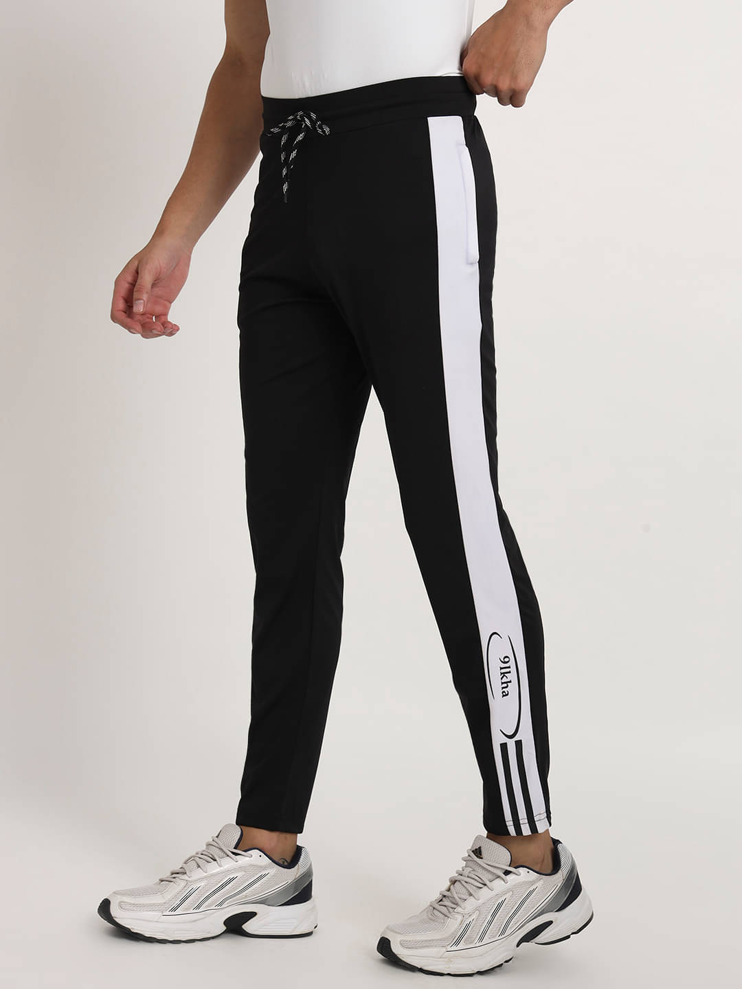     			9lkha Black Lycra Men's Trackpants ( Pack of 1 )