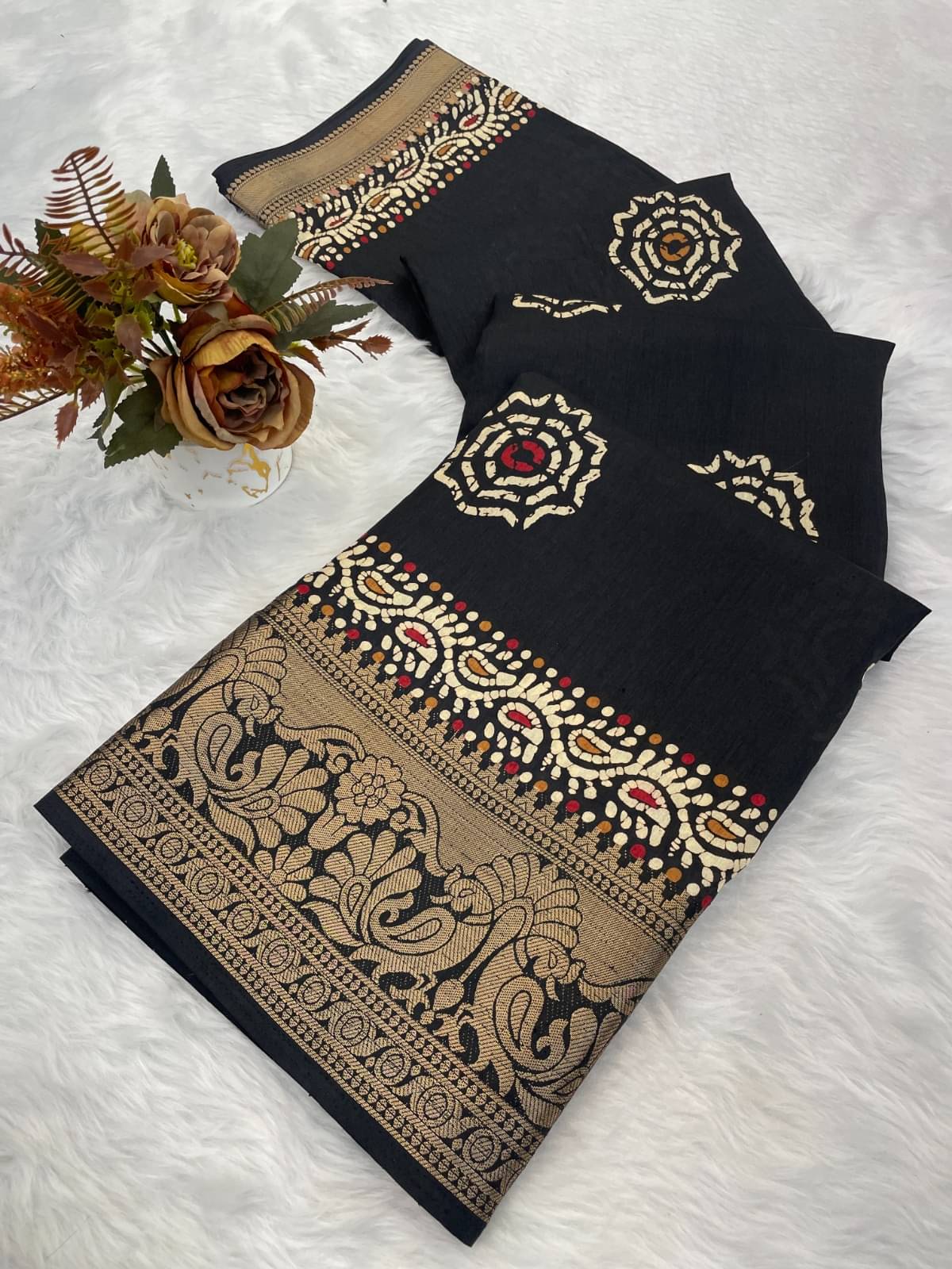 INDIAN SILKS Viscose Printed Regular Saree With Unstitched Blouse Piece ( Black ) INDIAN SILKS Viscose Printed Regular Saree With Unstitched Blouse Piece ( Black )