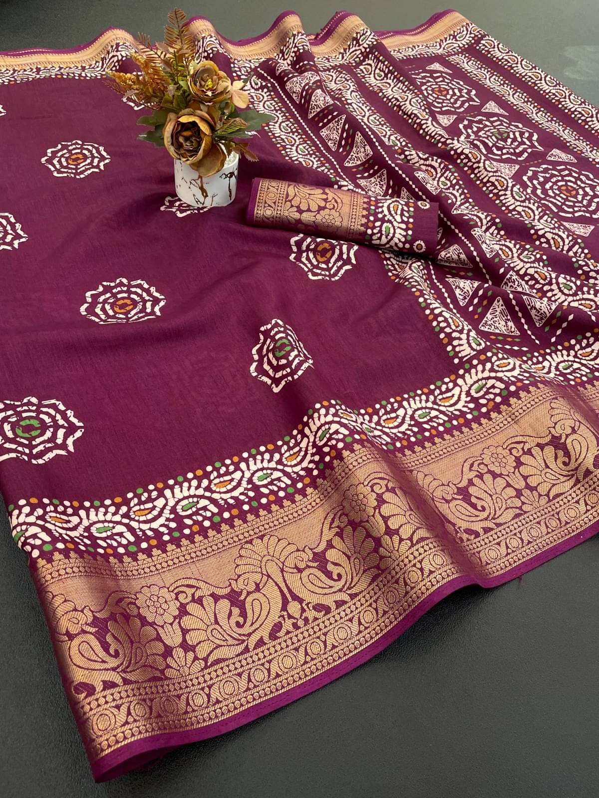     			INDIAN SILKS Viscose Woven Regular Saree With Unstitched Blouse Piece ( Wine )