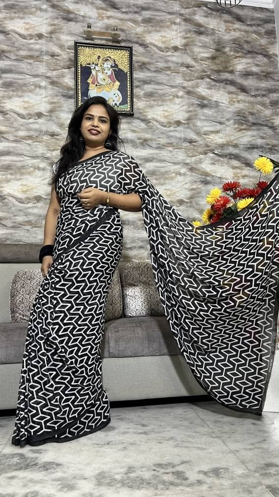     			Kashvi Sarees Georgette Printed Ilkal Saree With Unstitched Blouse Piece ( BLACK )