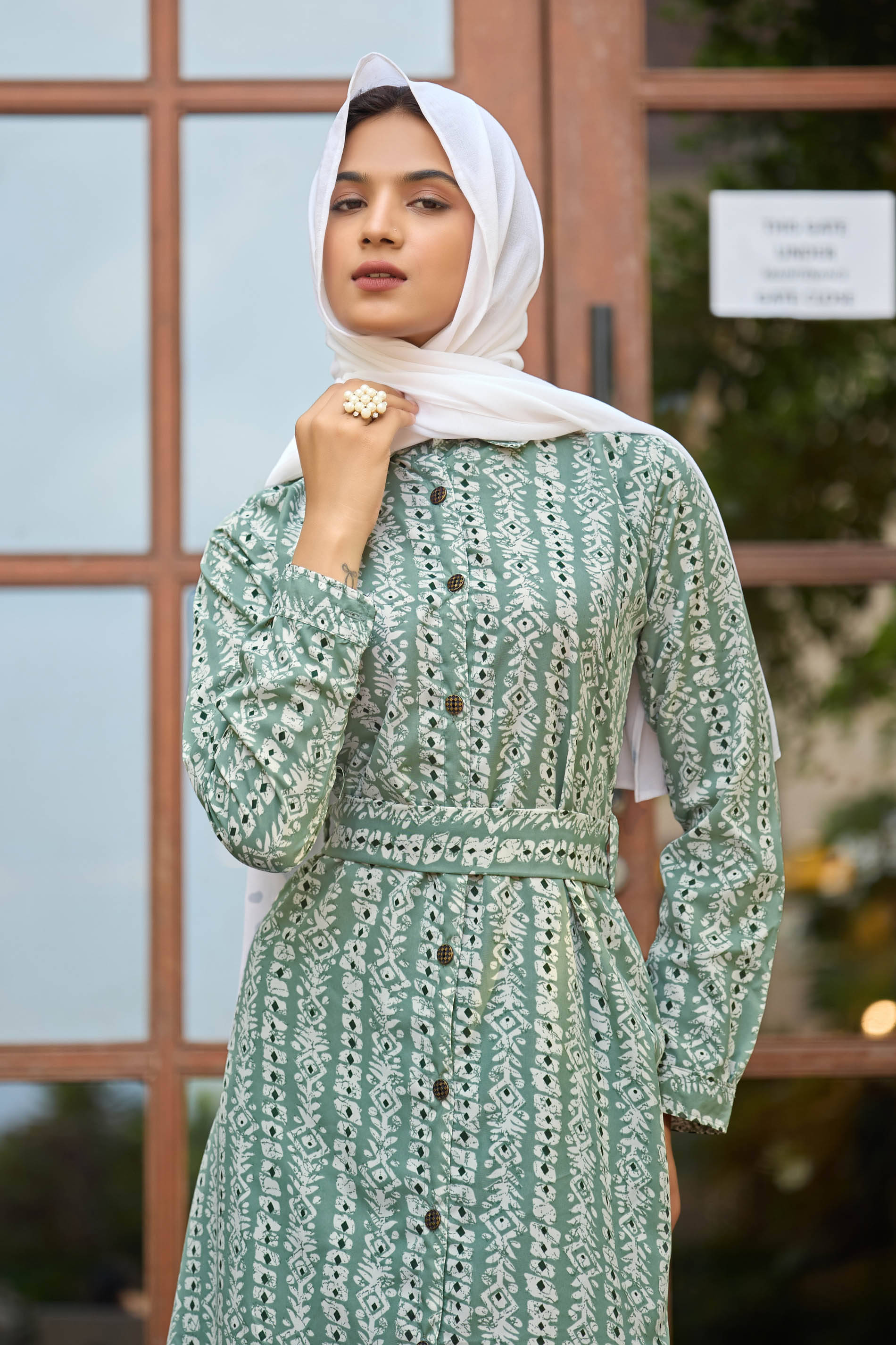     			SARINKU Women Crepe Printed Fit & Flare Dress ( Green )