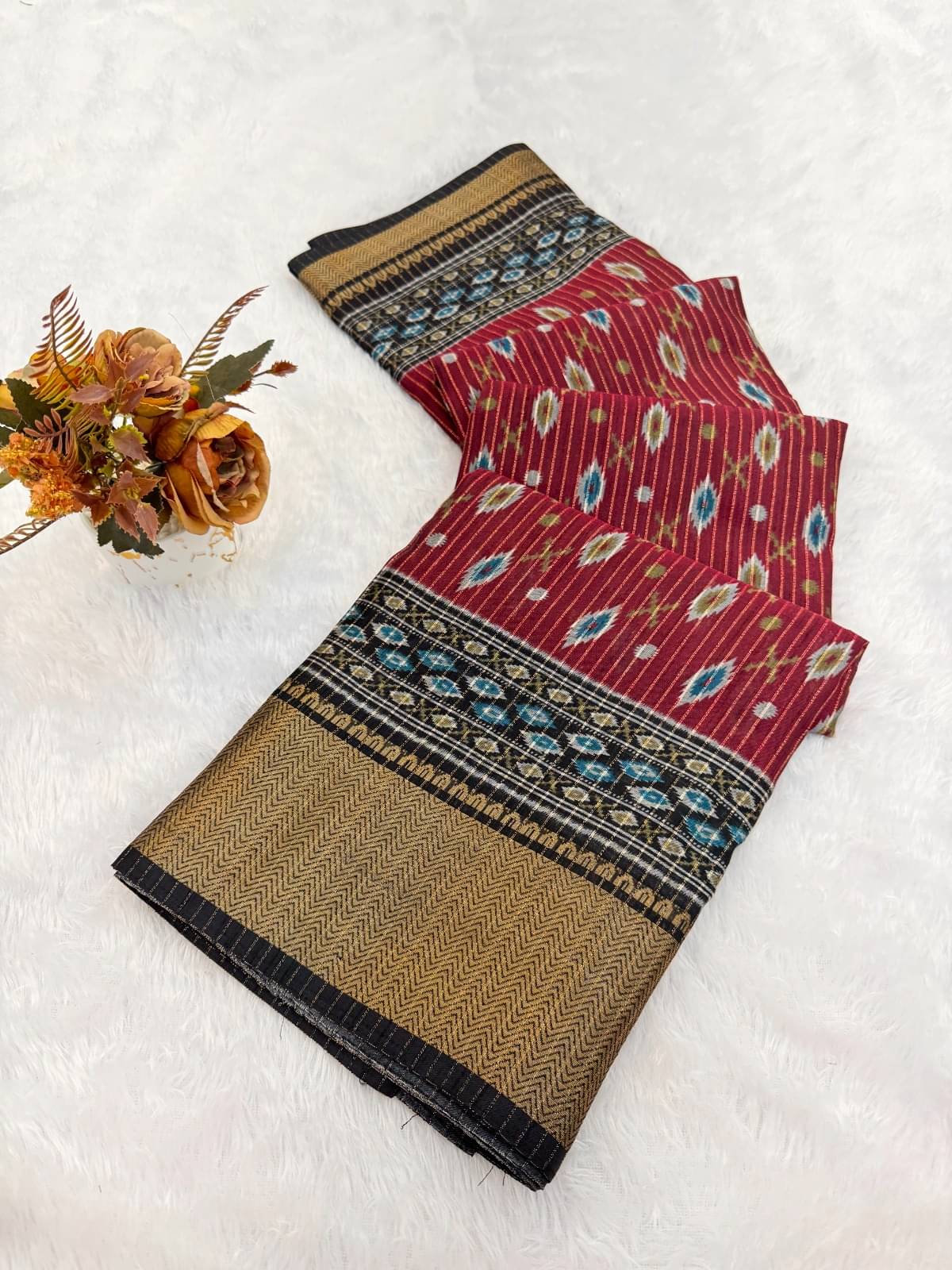     			THE PRIVATE LABLE Viscose Printed Regular Saree With Unstitched Blouse Piece ( Red )