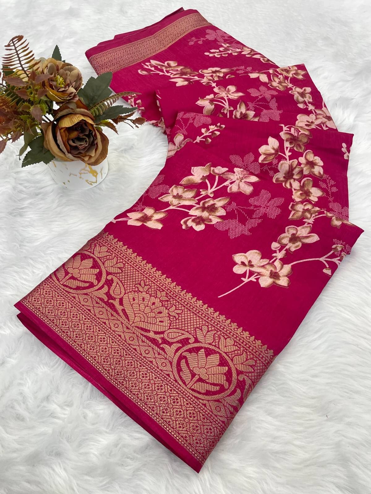 THE PRIVATE LABLE Viscose Printed Regular Saree With Unstitched Blouse Piece ( Pink ) THE PRIVATE LABLE Viscose Printed Regular Saree With Unstitched Blouse Piece ( Pink )