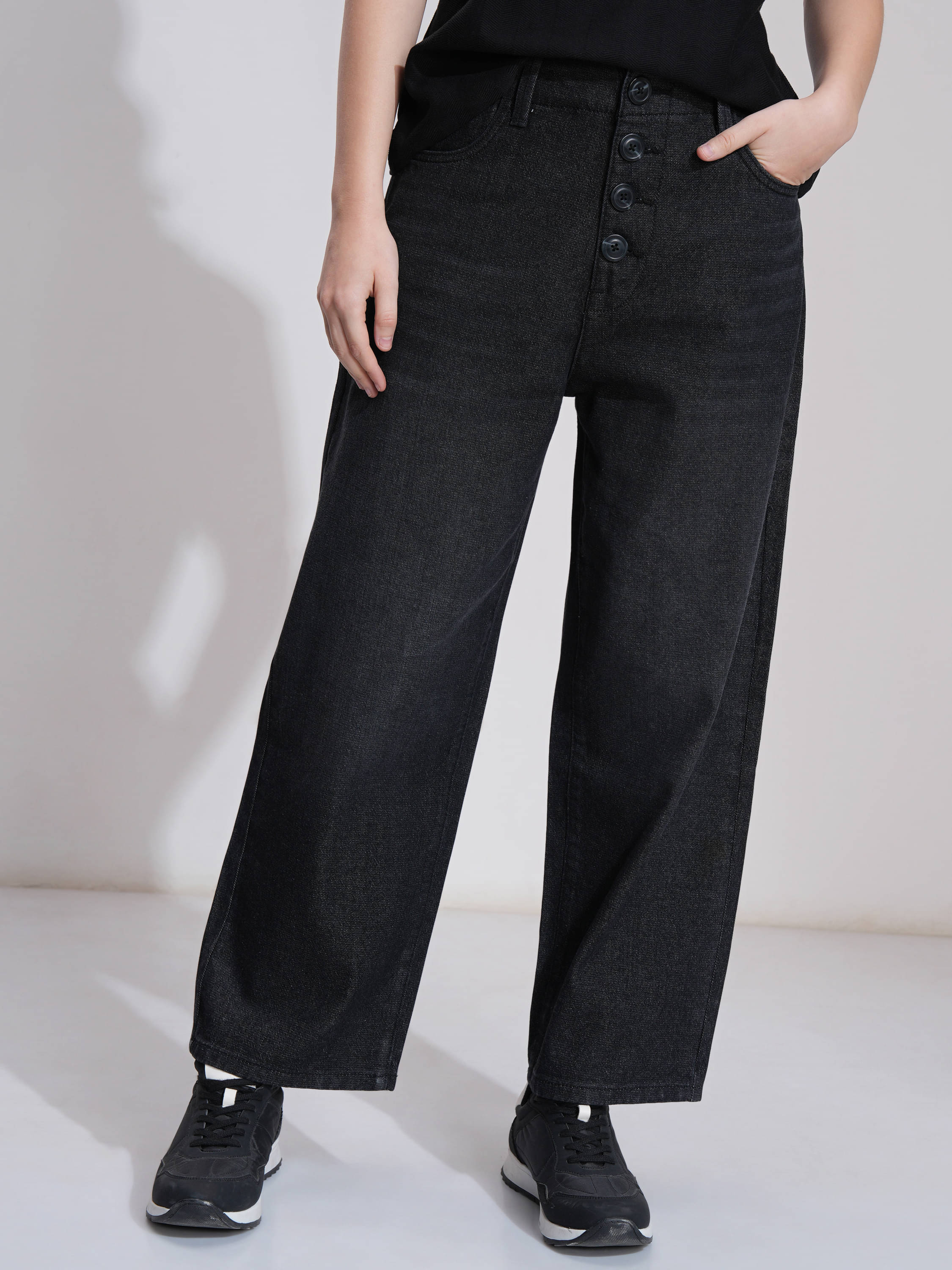     			Tokyo Talkies Women's Flared Mid-Rise Jeans ( Black )