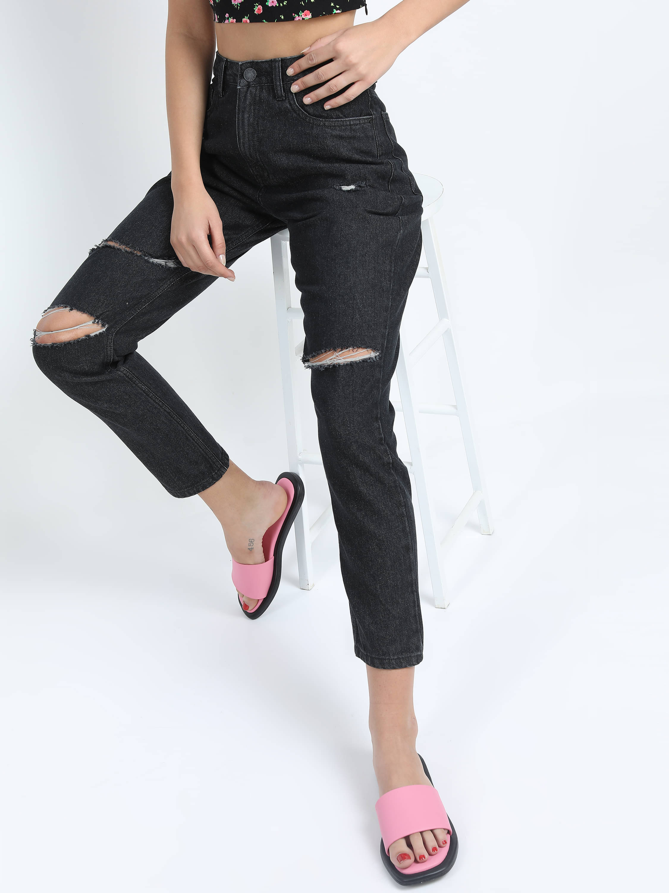     			Tokyo Talkies Women's Straight Fit Mid-Rise Jeans ( Black )