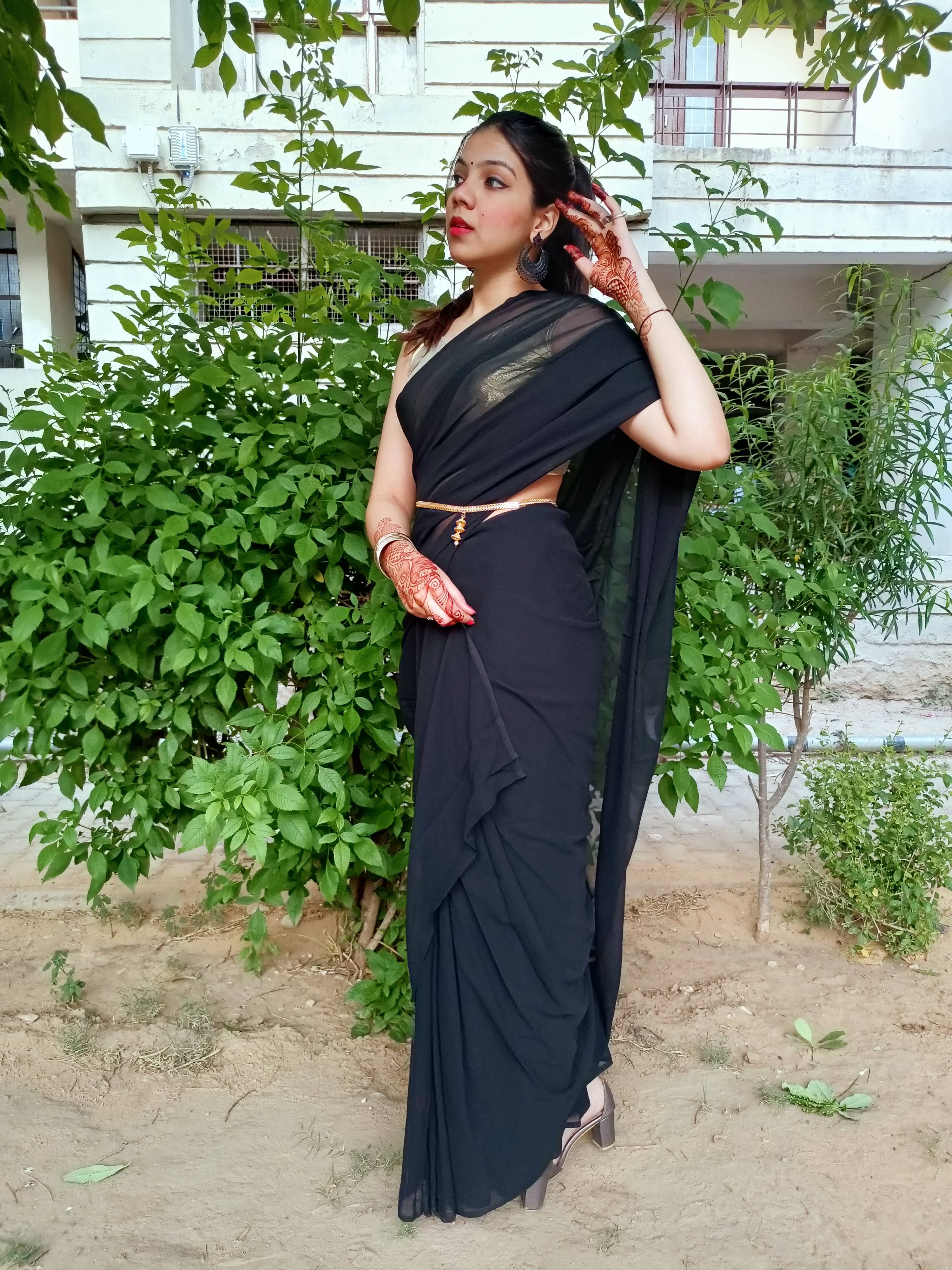 ANAND SAREES Georgette Solid Ilkal Saree With Unstitched Blouse Piece ( Black )     			ANAND SAREES Georgette Solid Ilkal Saree With Unstitched Blouse Piece ( Black )