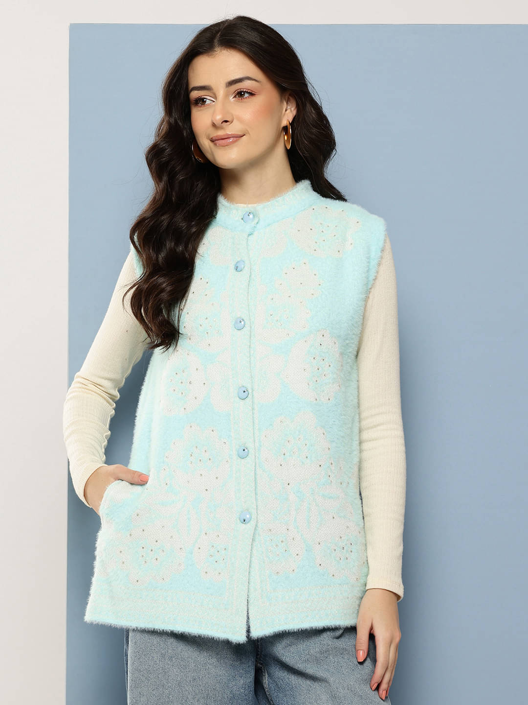 Aarika Women Woollen Round Neck Cardigan ( Green ) Aarika Women Woollen Round Neck Cardigan ( Green )