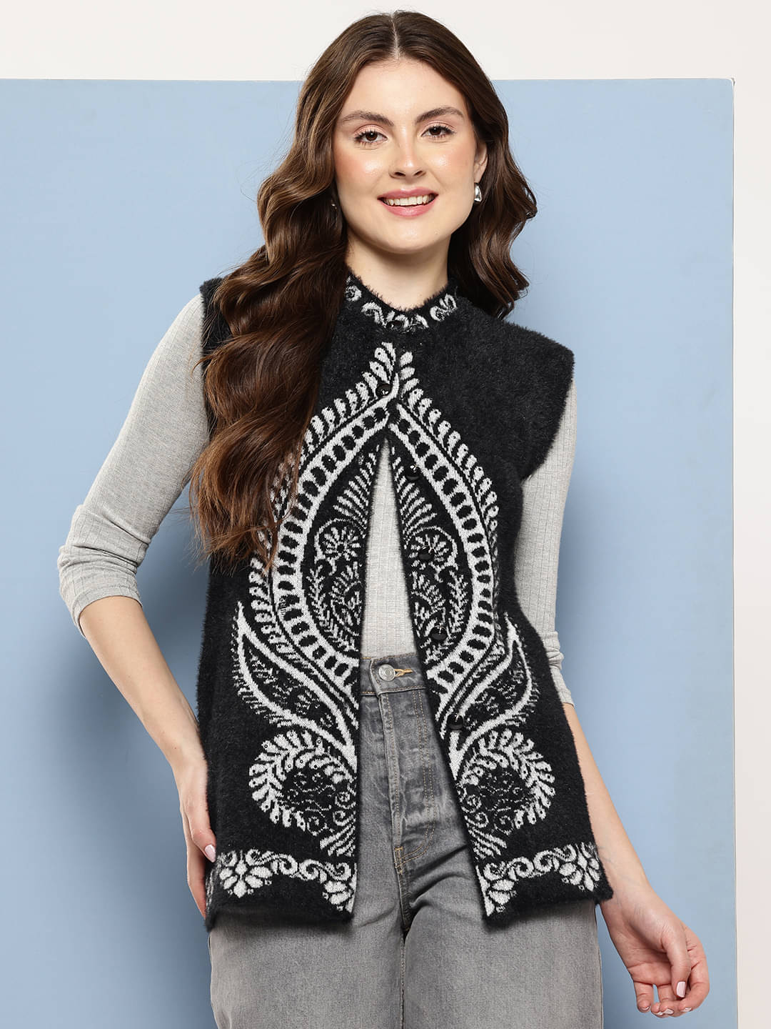 Aarika Woollen Round Neck Women's Buttoned Cardigans - Black ( Pack of 1 ) Aarika Woollen Round Neck Women's Buttoned Cardigans - Black ( Pack of 1 )