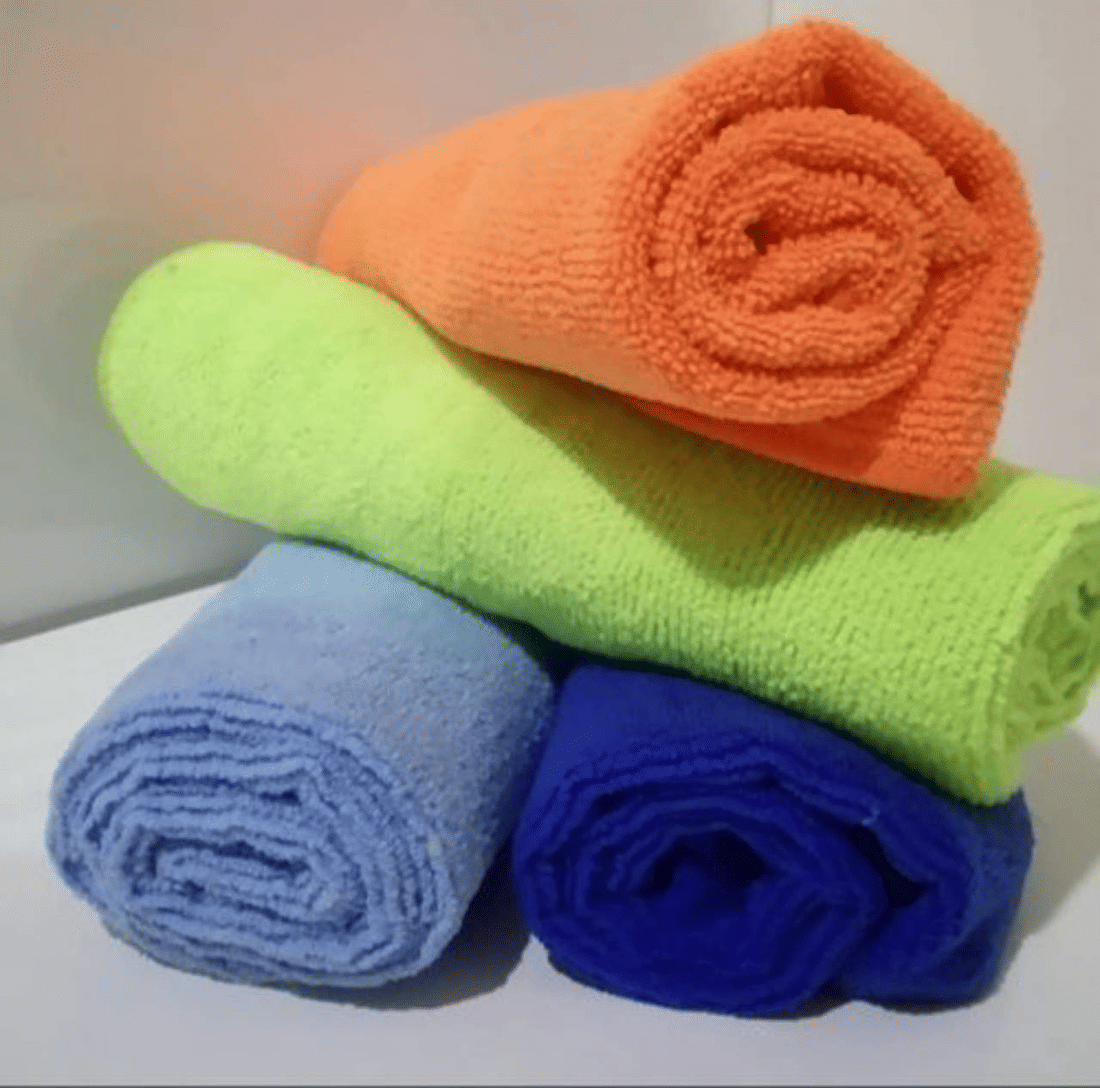     			CIS Microfiber Towel 40x40 cm 380 GSM (Multicolor) – Super Absorbent Cleaning Cloths for Car, Home, Kitchen, Face & Electronics – Lint-Free & Reusable (Pack of 4)