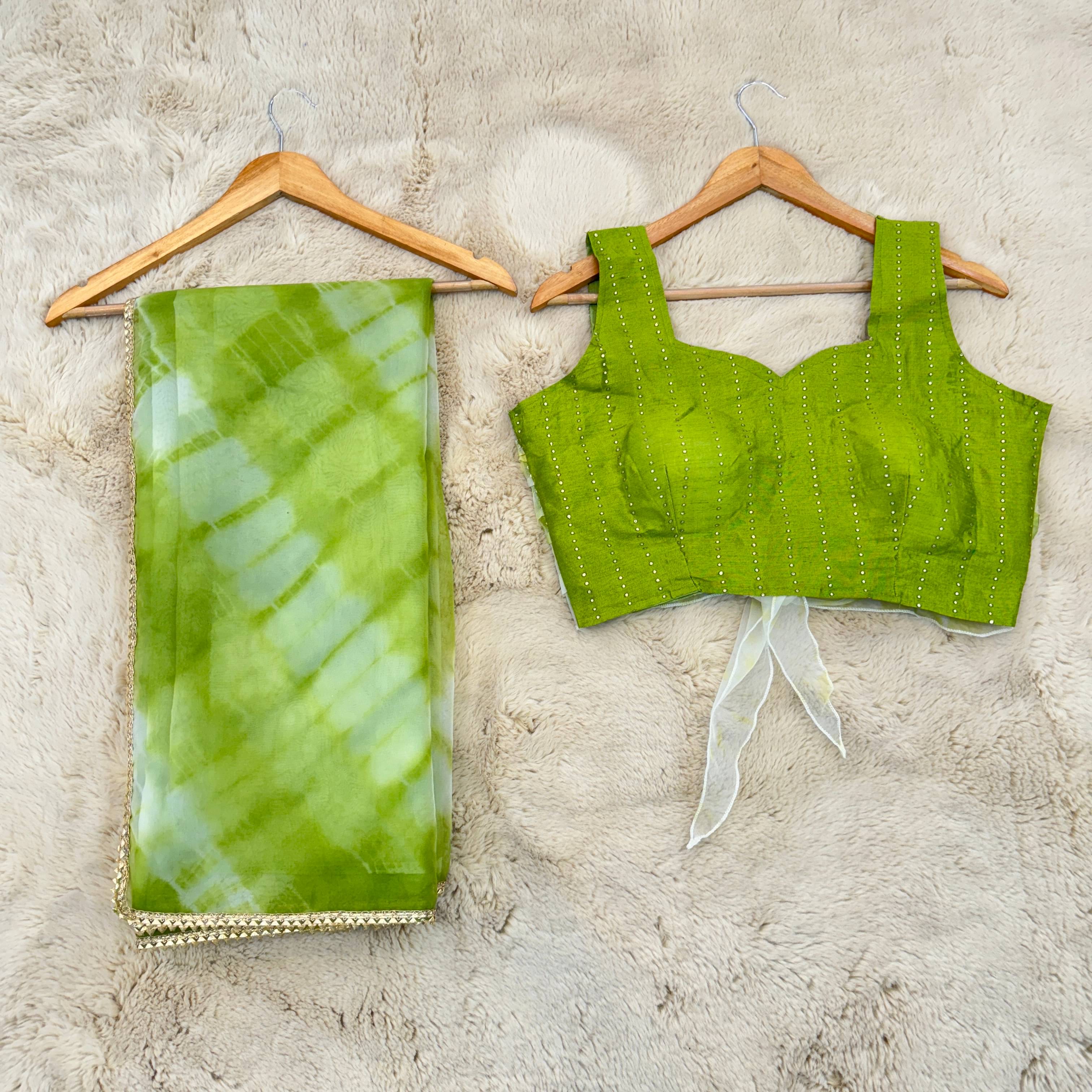     			KRISHU ETHNICS Organza Printed Regular Saree With Stitched Blouse ( Green )