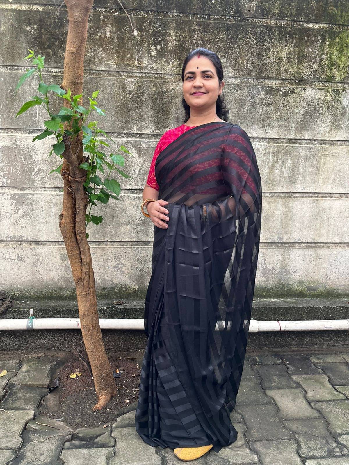     			Kashvi Sarees Georgette Striped Ilkal Saree With Unstitched Blouse Piece ( BLACK )