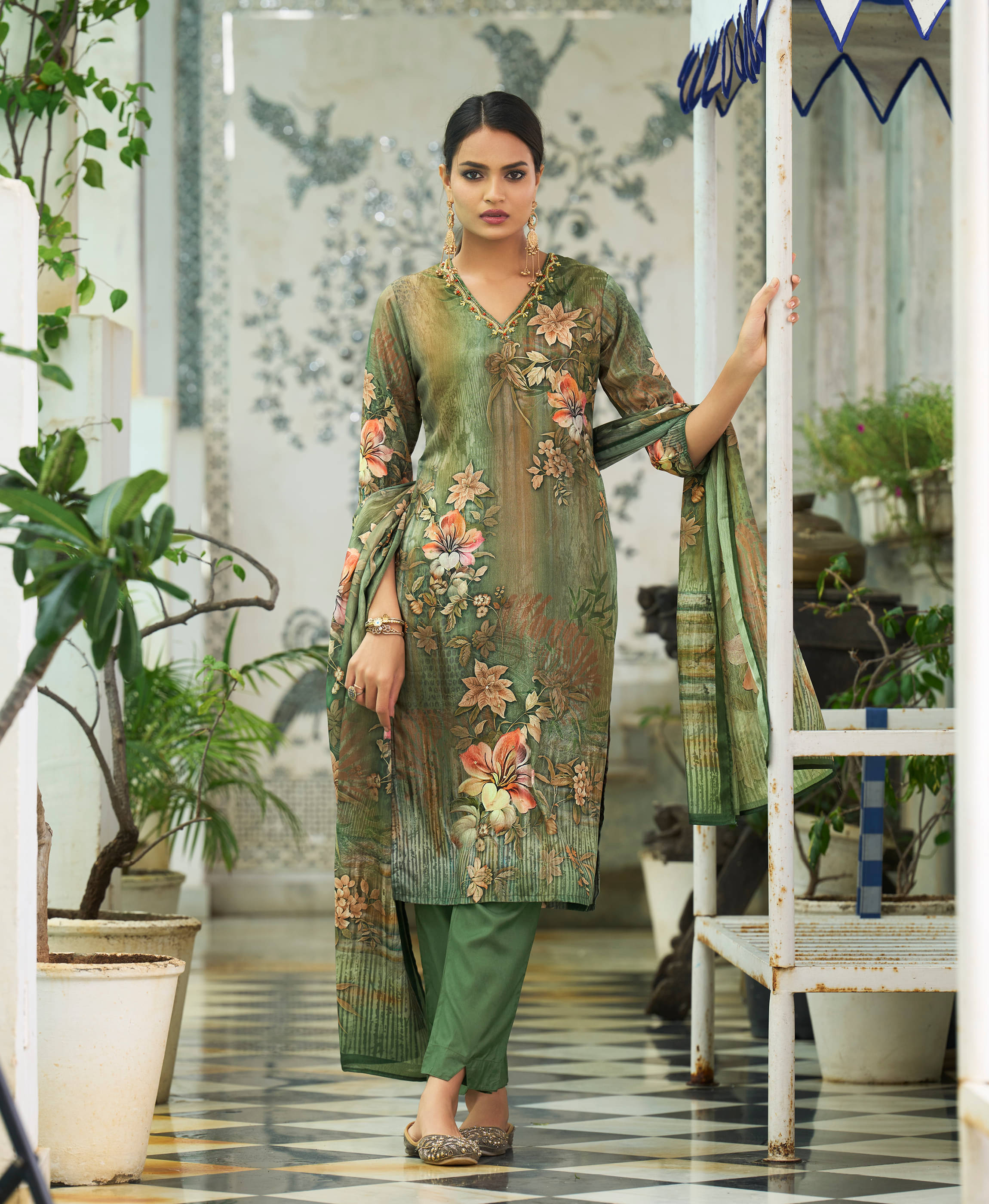 MOJILAA Women Chiffon Printed Straight Kurti With Pants ( Olive )     			MOJILAA Women Chiffon Printed Straight Kurti With Pants ( Olive )