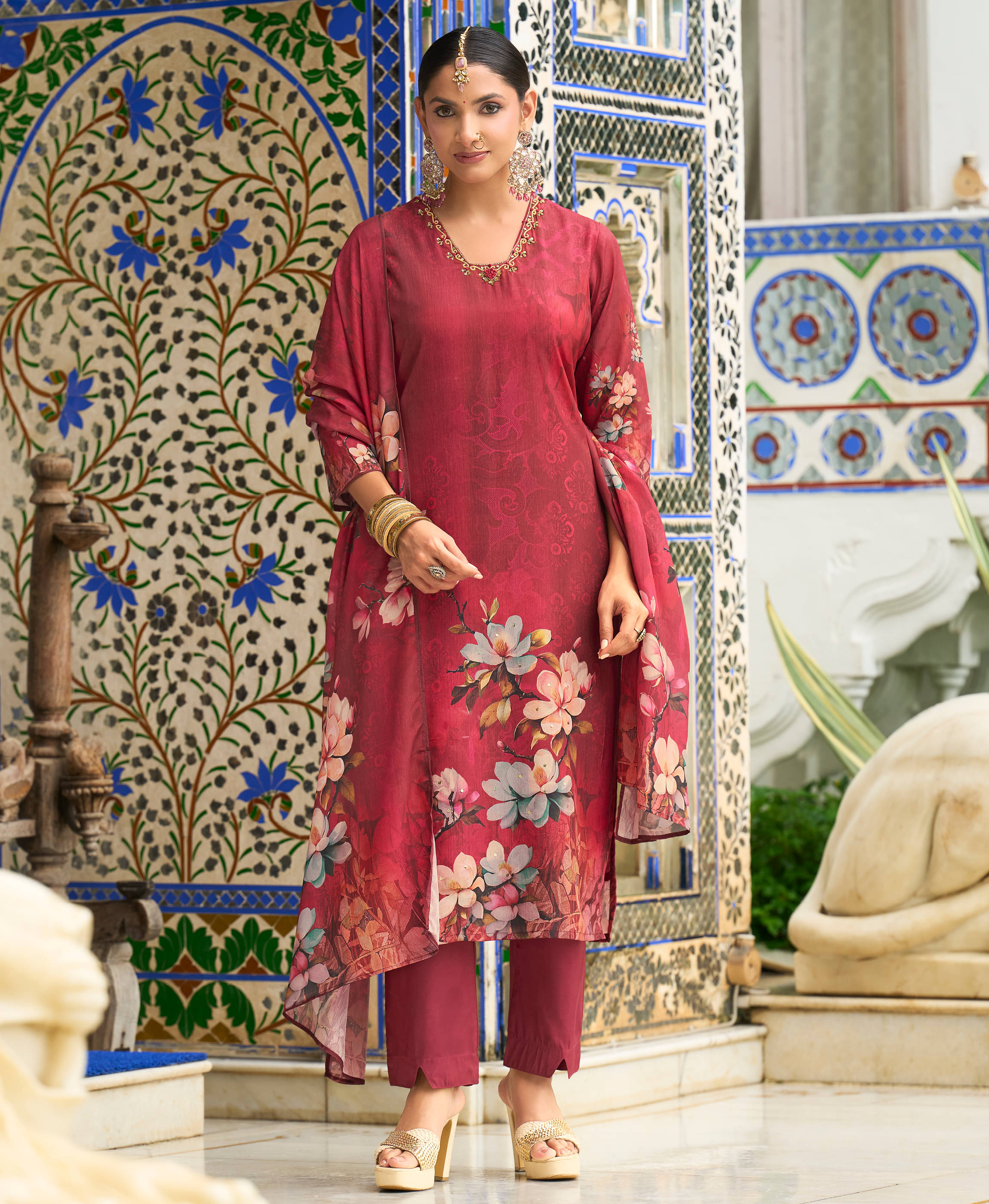 MOJILAA Women Chiffon Printed Straight Kurti With Pants ( Maroon )     			MOJILAA Women Chiffon Printed Straight Kurti With Pants ( Maroon )