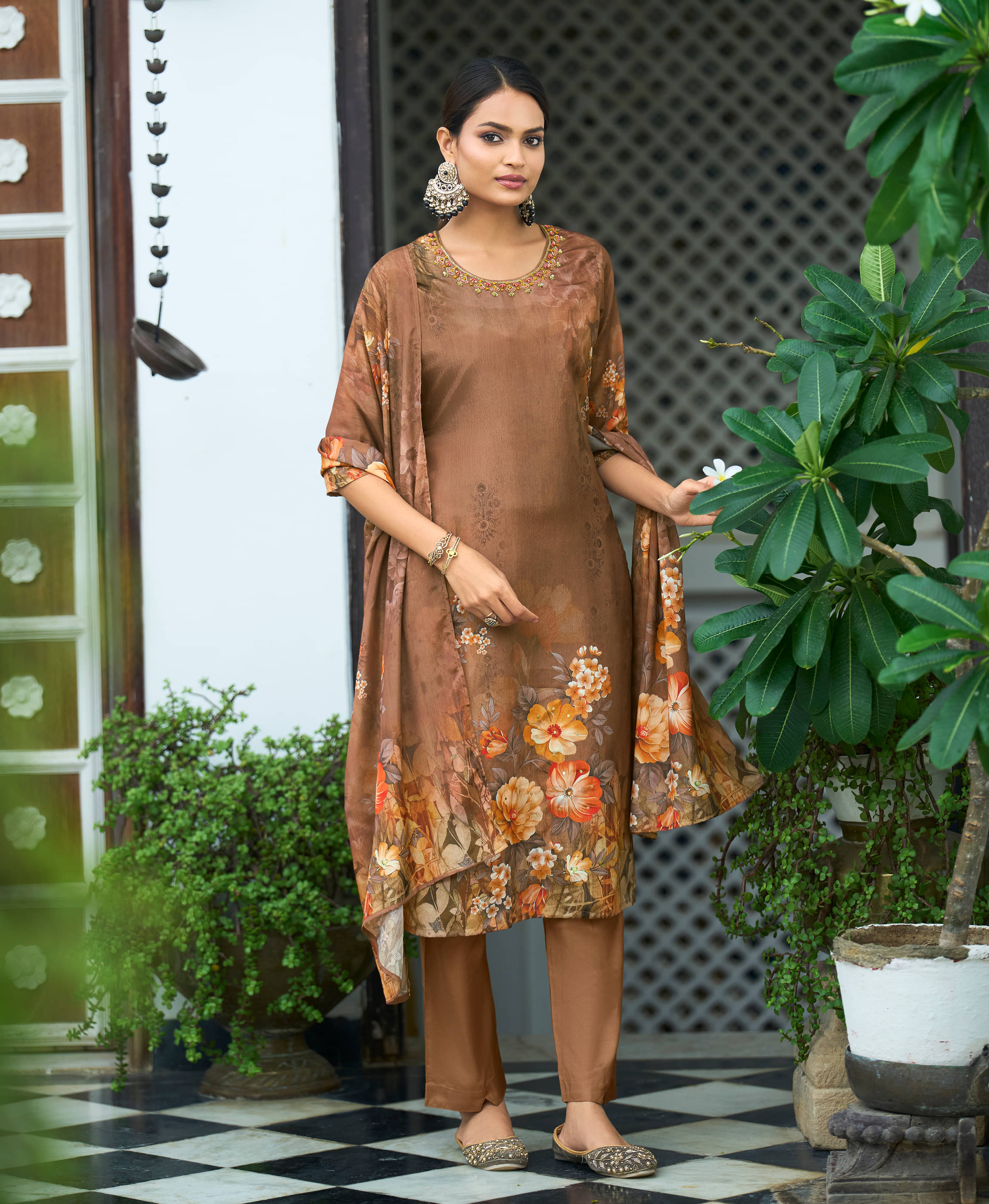     			MOJILAA Women Chiffon Printed Straight Kurti With Pants ( Brown )