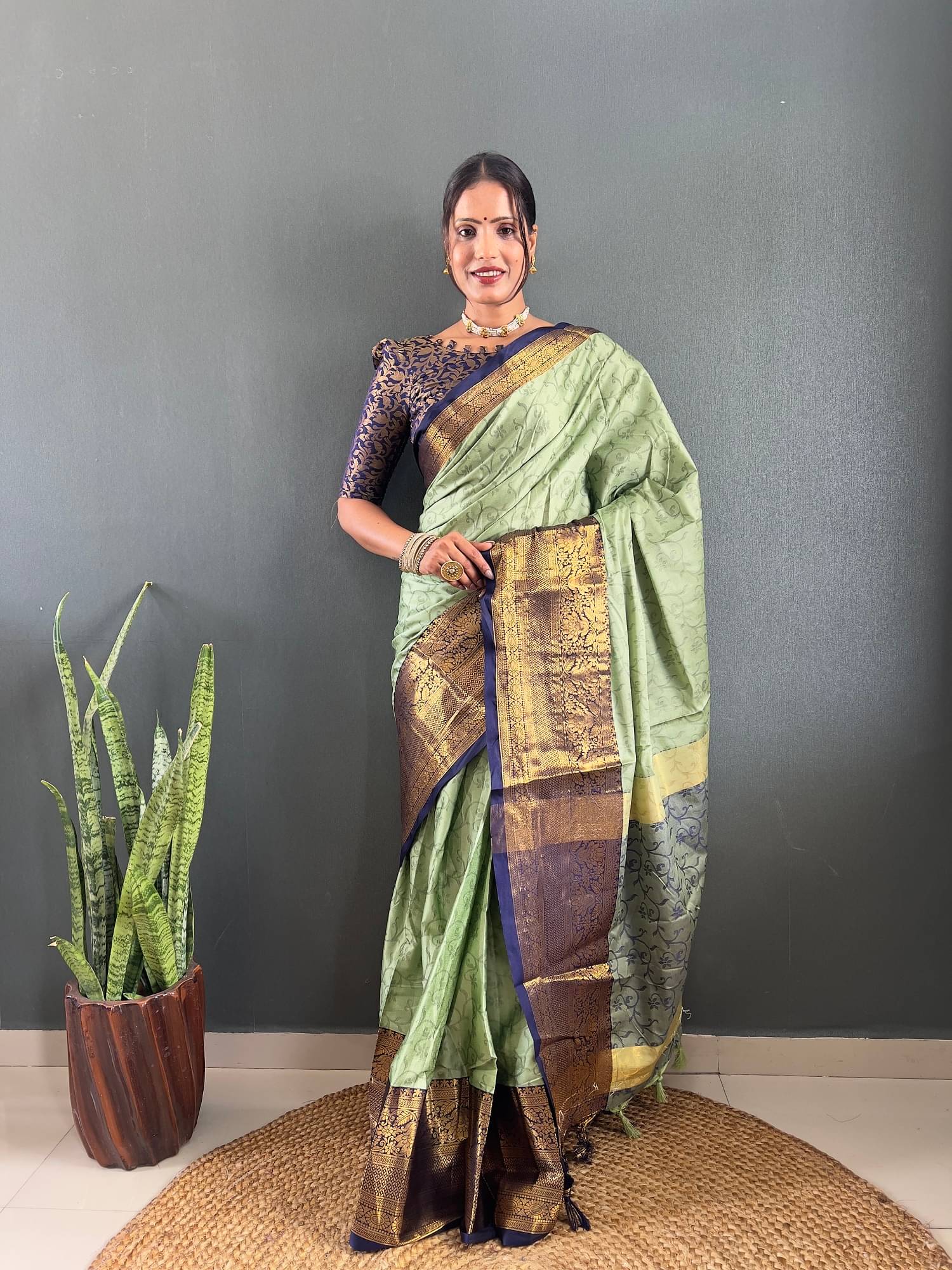 SATVASHIV Cotton Silk Woven Regular Saree With Unstitched Blouse Piece ( Light Green )     			SATVASHIV Cotton Silk Woven Regular Saree With Unstitched Blouse Piece ( Light Green )
