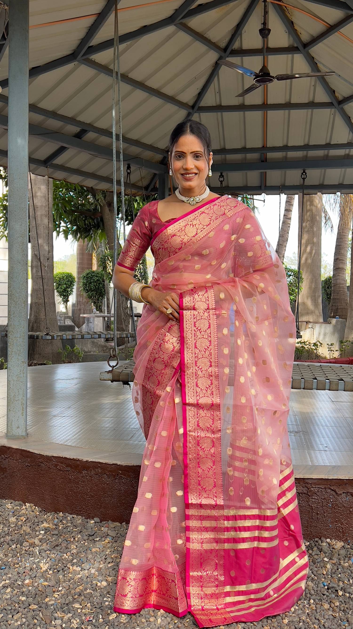    			SATVASHIV Organza Woven Regular Saree With Unstitched Blouse Piece ( Pink )