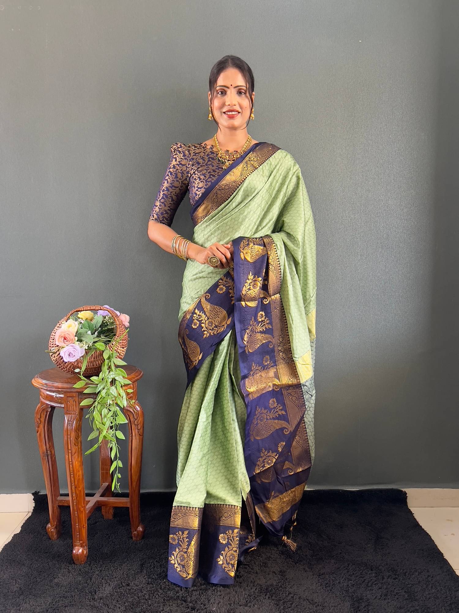     			SATVASHIV Silk Blend Woven Regular Saree With Unstitched Blouse Piece ( Multicolor 1 )
